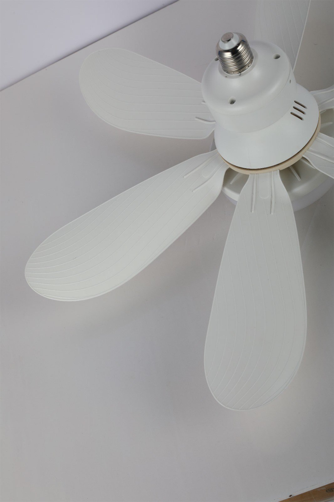 JOYSIDEA LED AYDINLATMALI  TAVAN VANTİLATÖRÜ QYSF-300