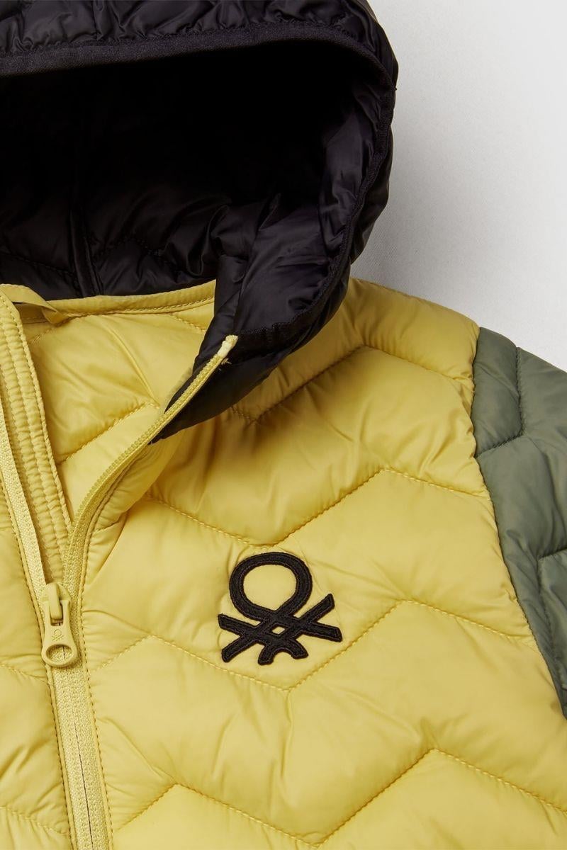 United Colors of Benetton Erkek Çocuk 2TWDCN04V-25K Mont Sarı