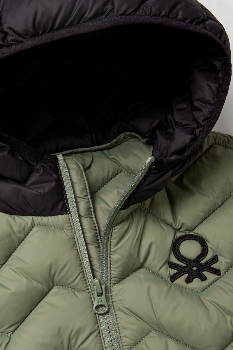 United Colors of Benetton Erkek Çocuk 2TWDCJ00R-25K Yelek Haki