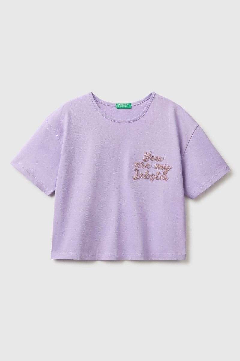 United Colors of Benetton Kız Çocuk Lila Ön ve Arka Baskı Detaylı Boncuk İşlemeli Geniş Yaka T-Shirt 6-14 Yaş 