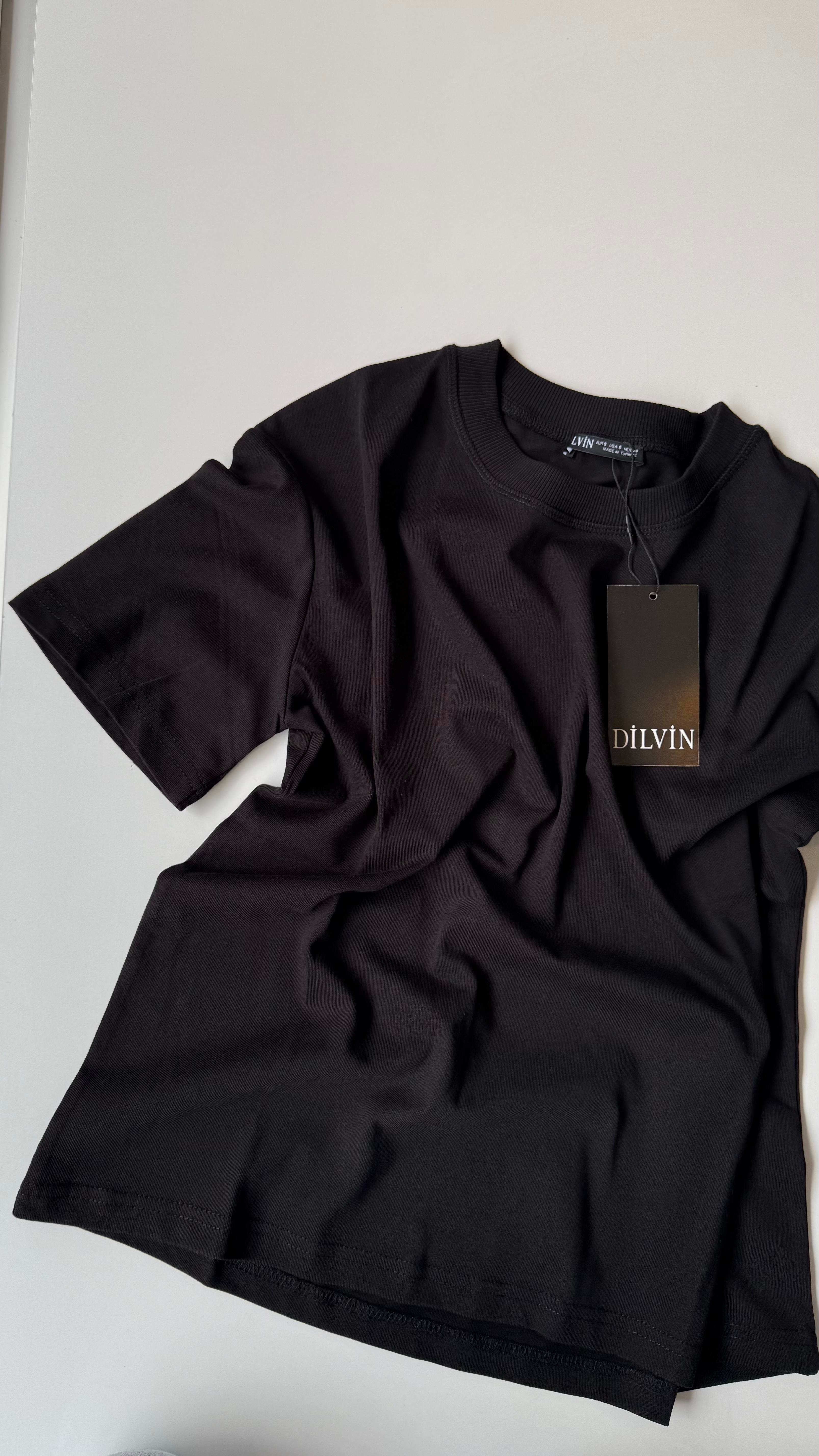 Basic T-Shirt