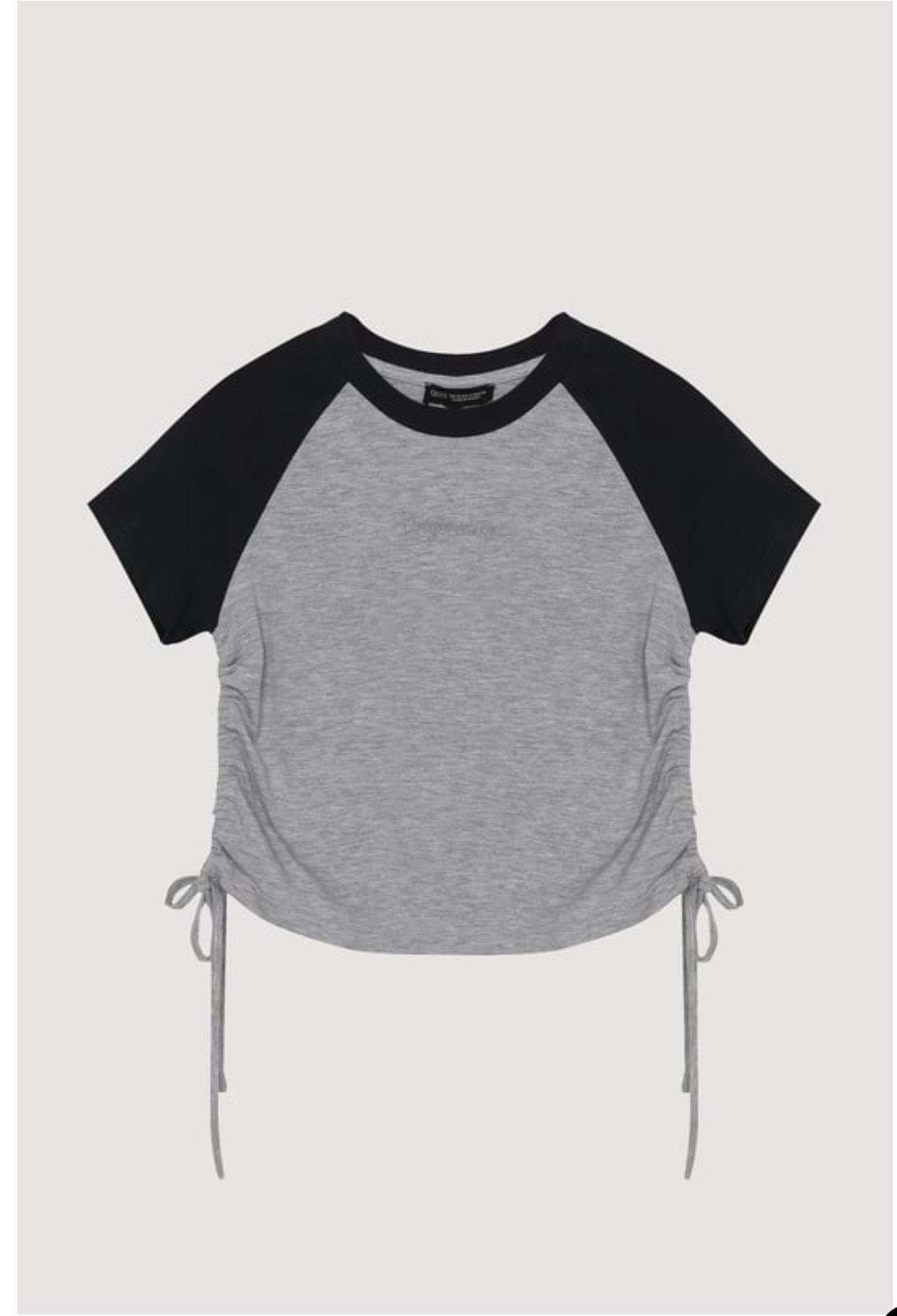 Büzgü Detaylı T-shirt