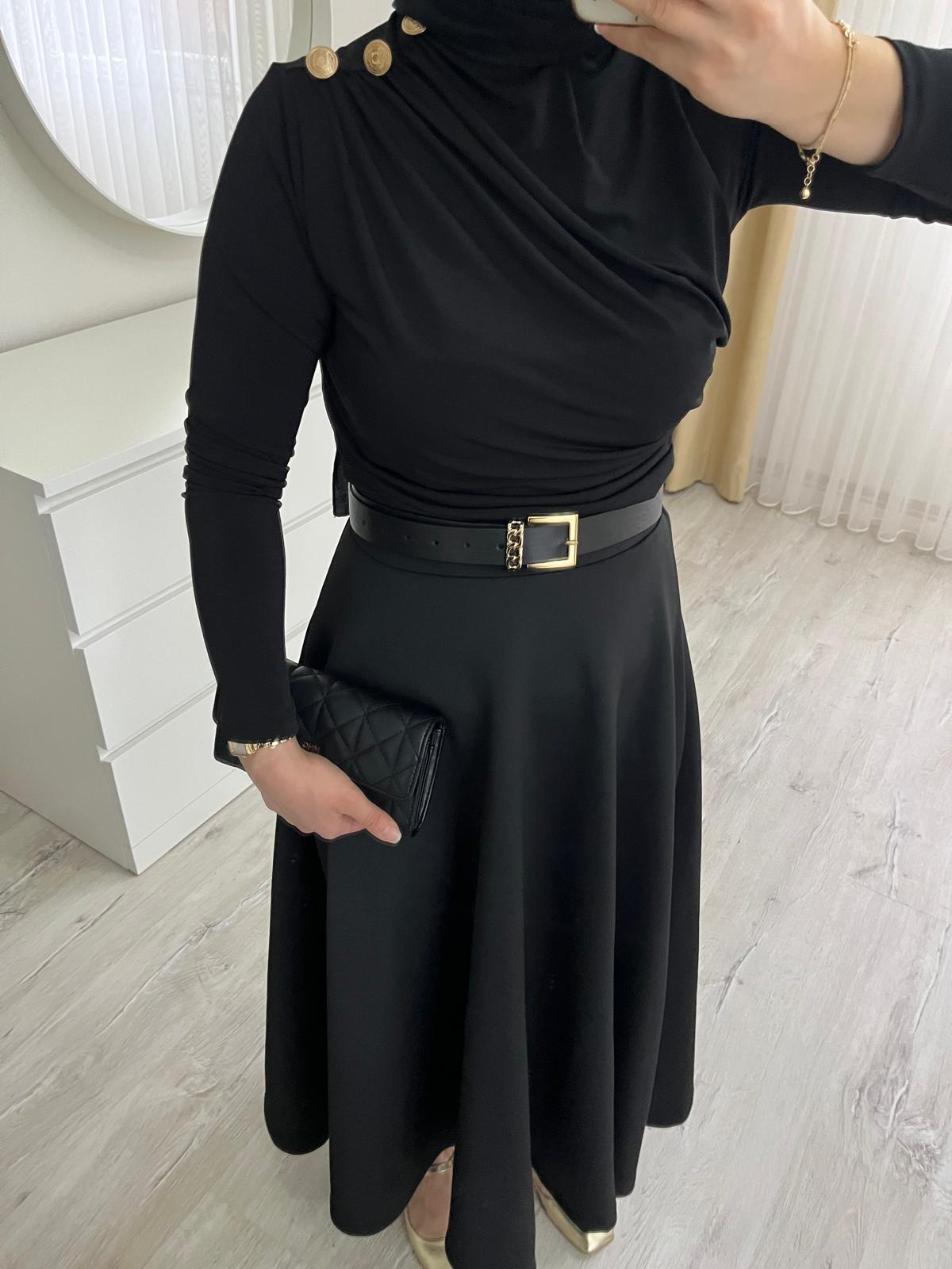 Omzu Düğme Detaylı Bluz / Siyah
