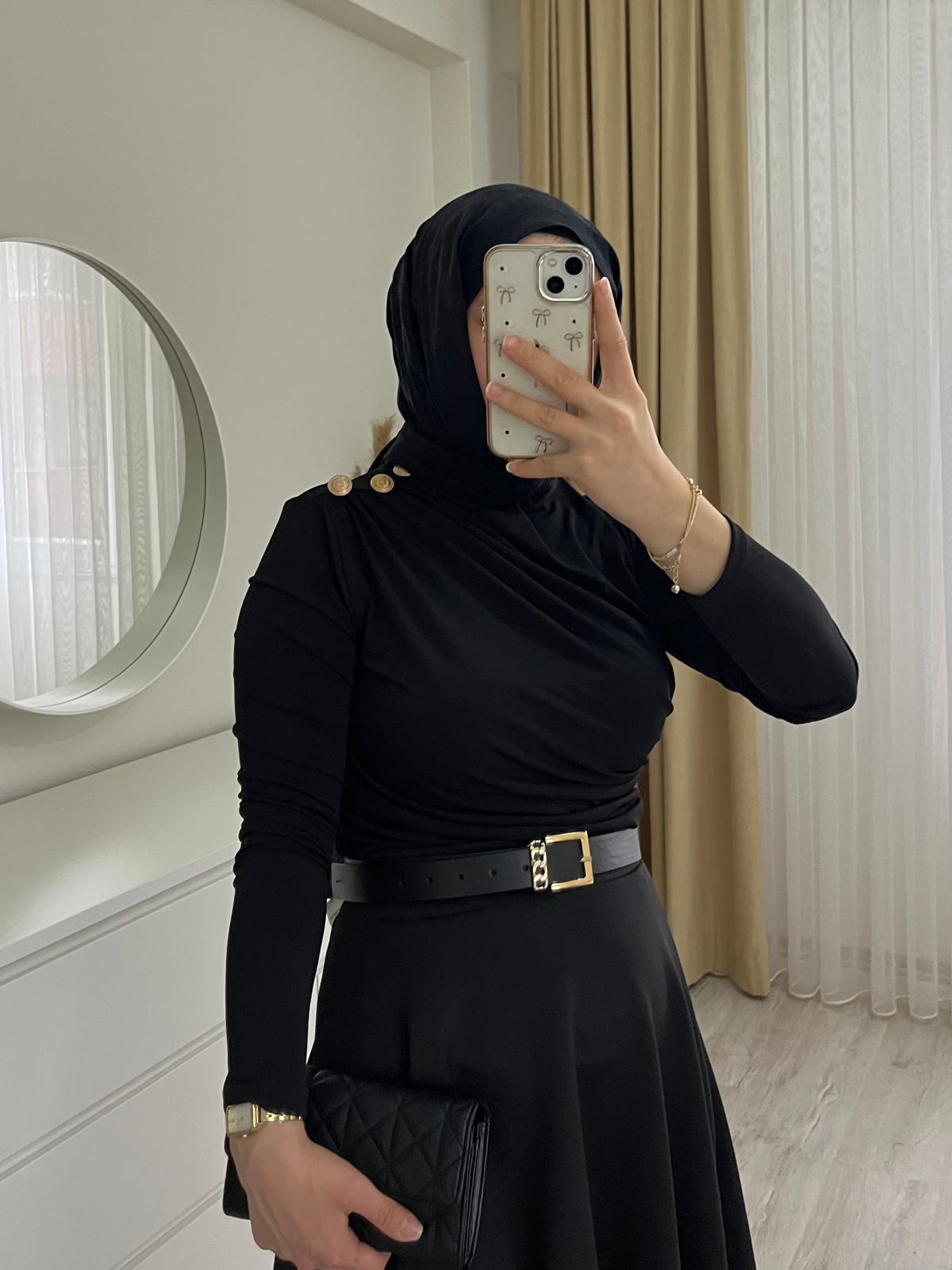 Omzu Düğme Detaylı Bluz / Siyah