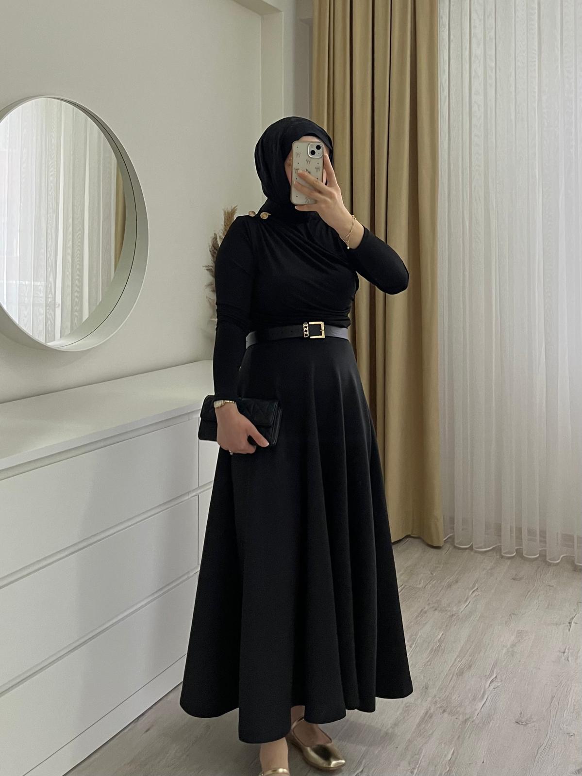 Omzu Düğme Detaylı Bluz / Siyah