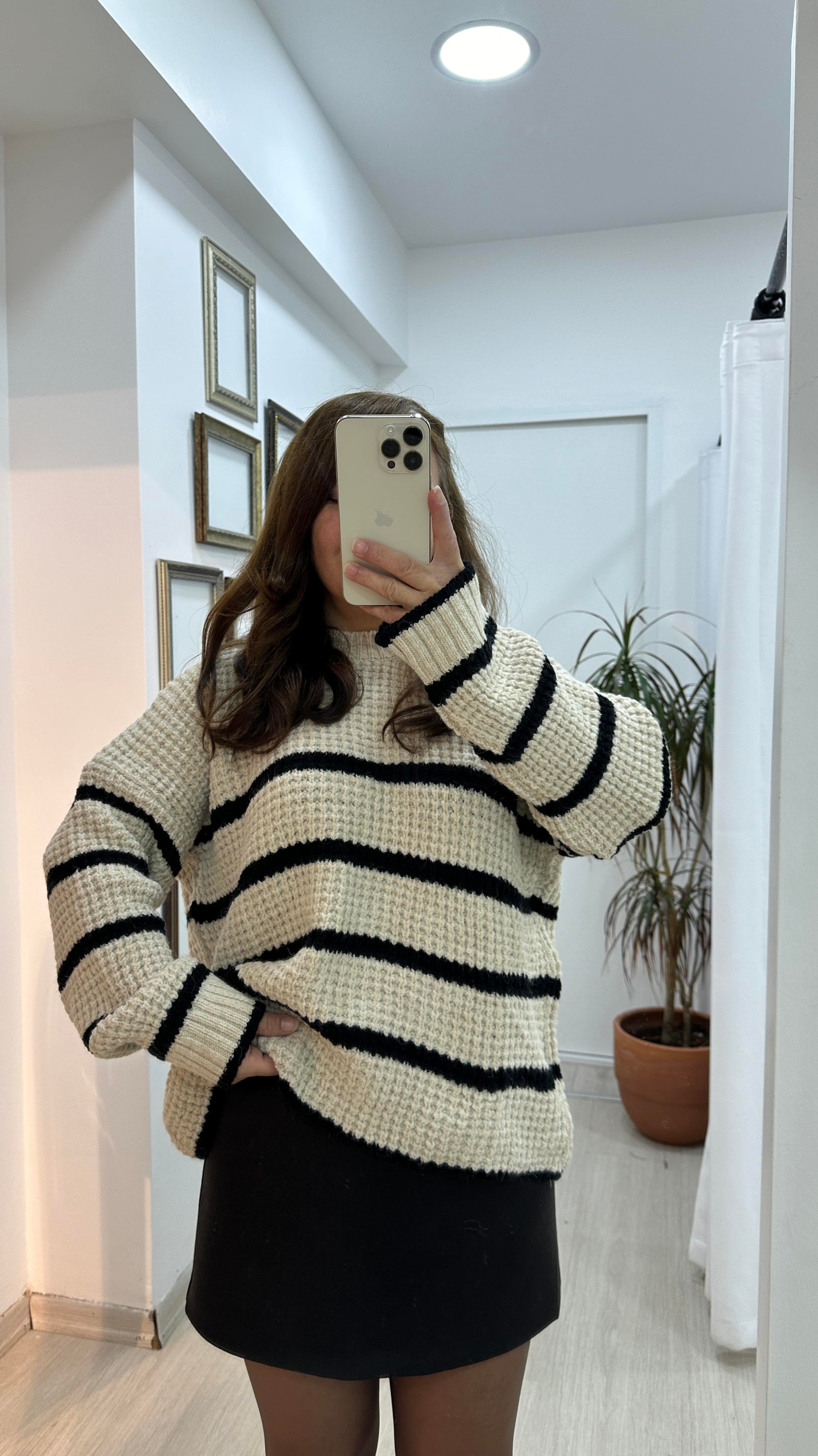 Çizgili Oversize Triko KazakTriko & Kazak02-TK0001