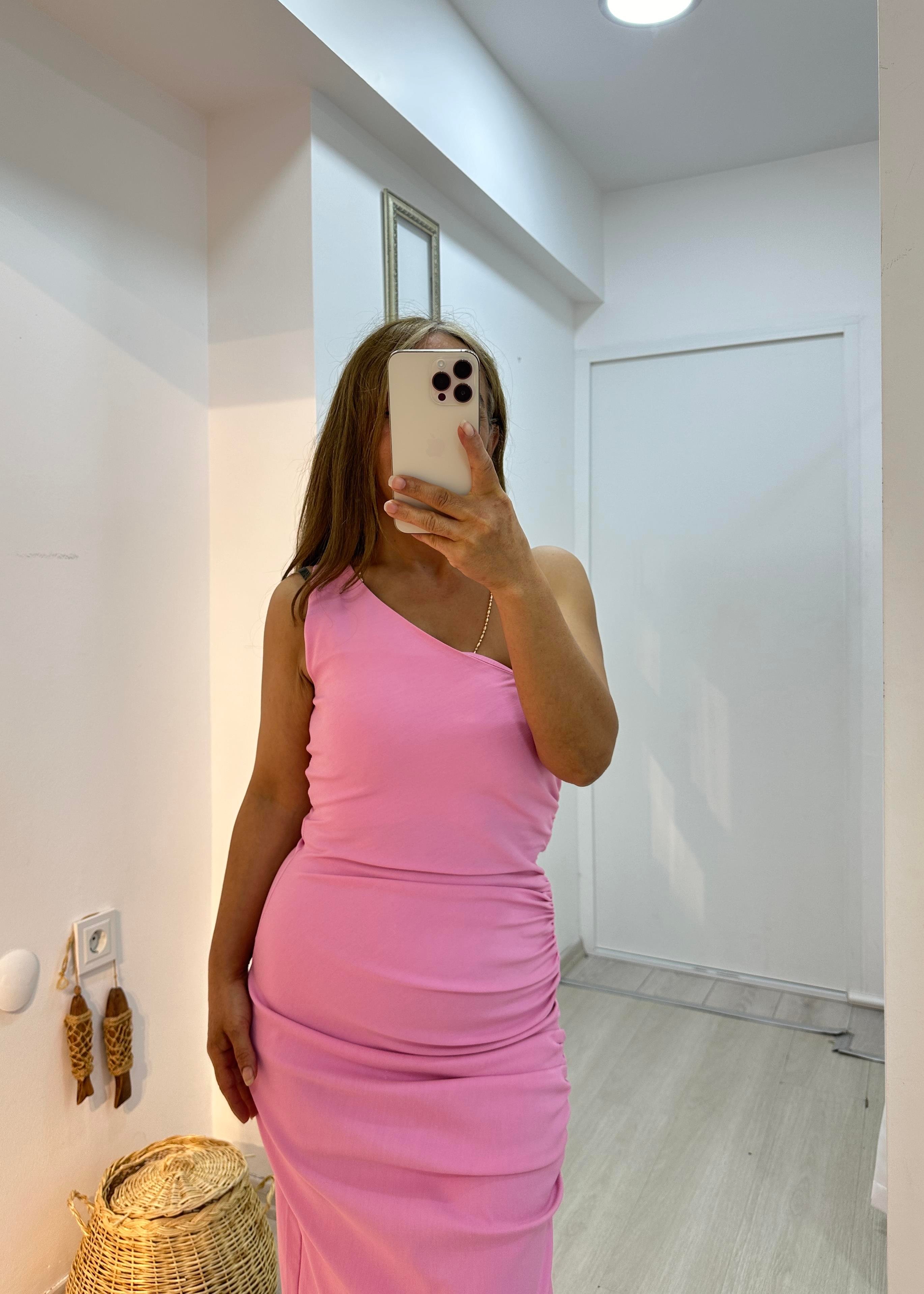 Pembe Tek Omuz Likralı Yan Yırtmaçlı Elbise Elbise4E004
