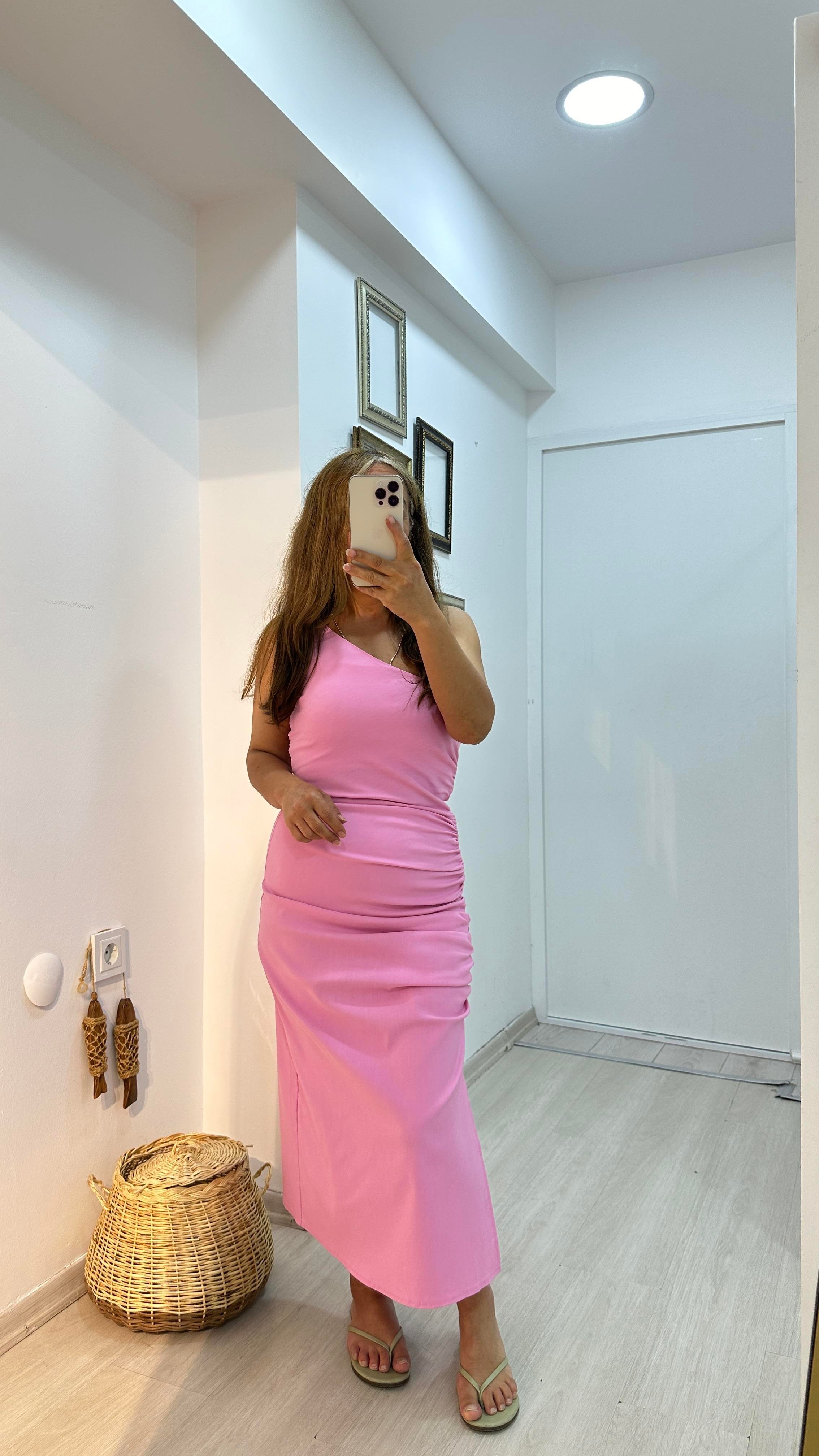 Pembe Tek Omuz Likralı Yan Yırtmaçlı Elbise Elbise4E004