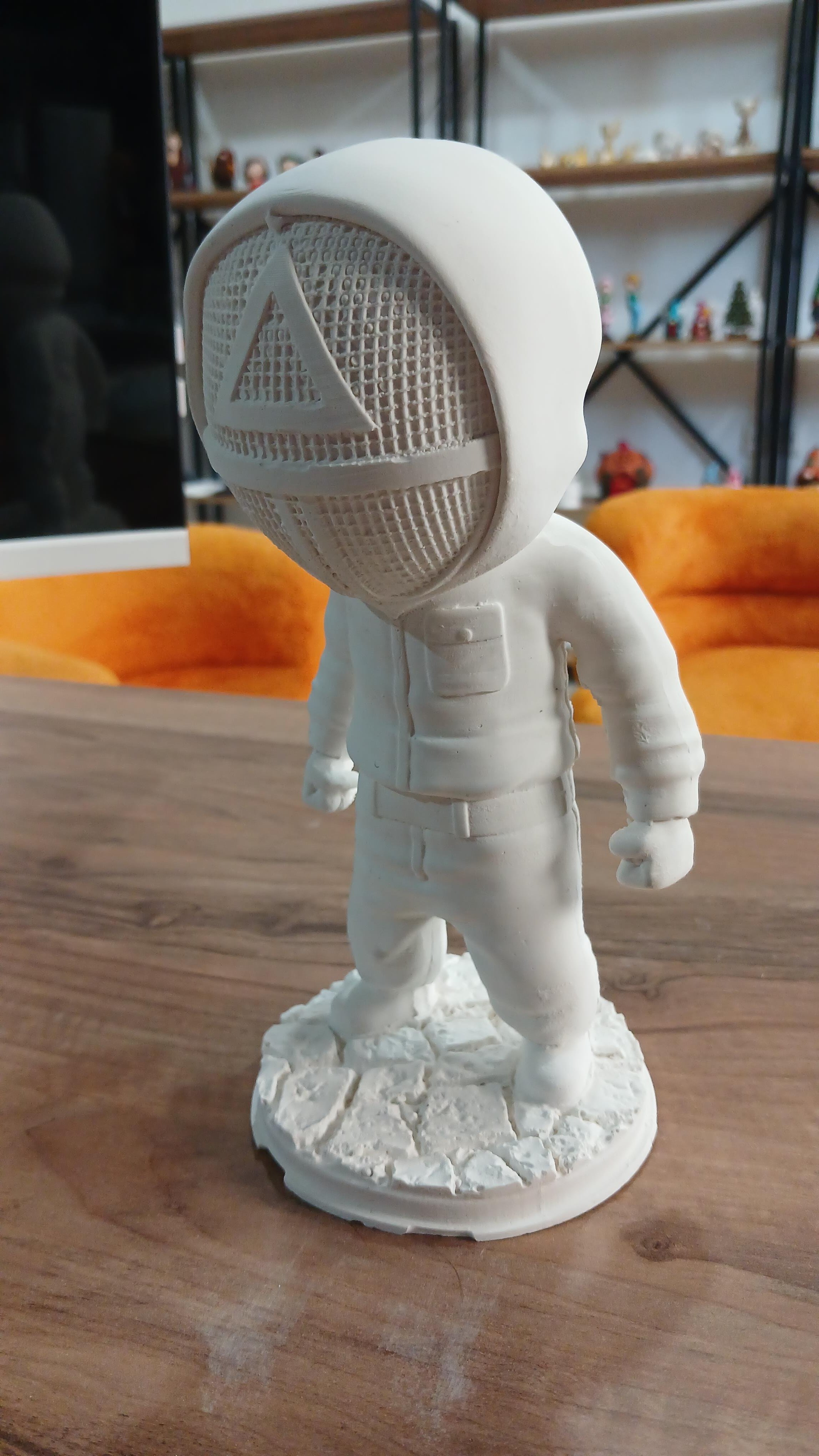 Squid Game Soldier boyasız 21 cm 