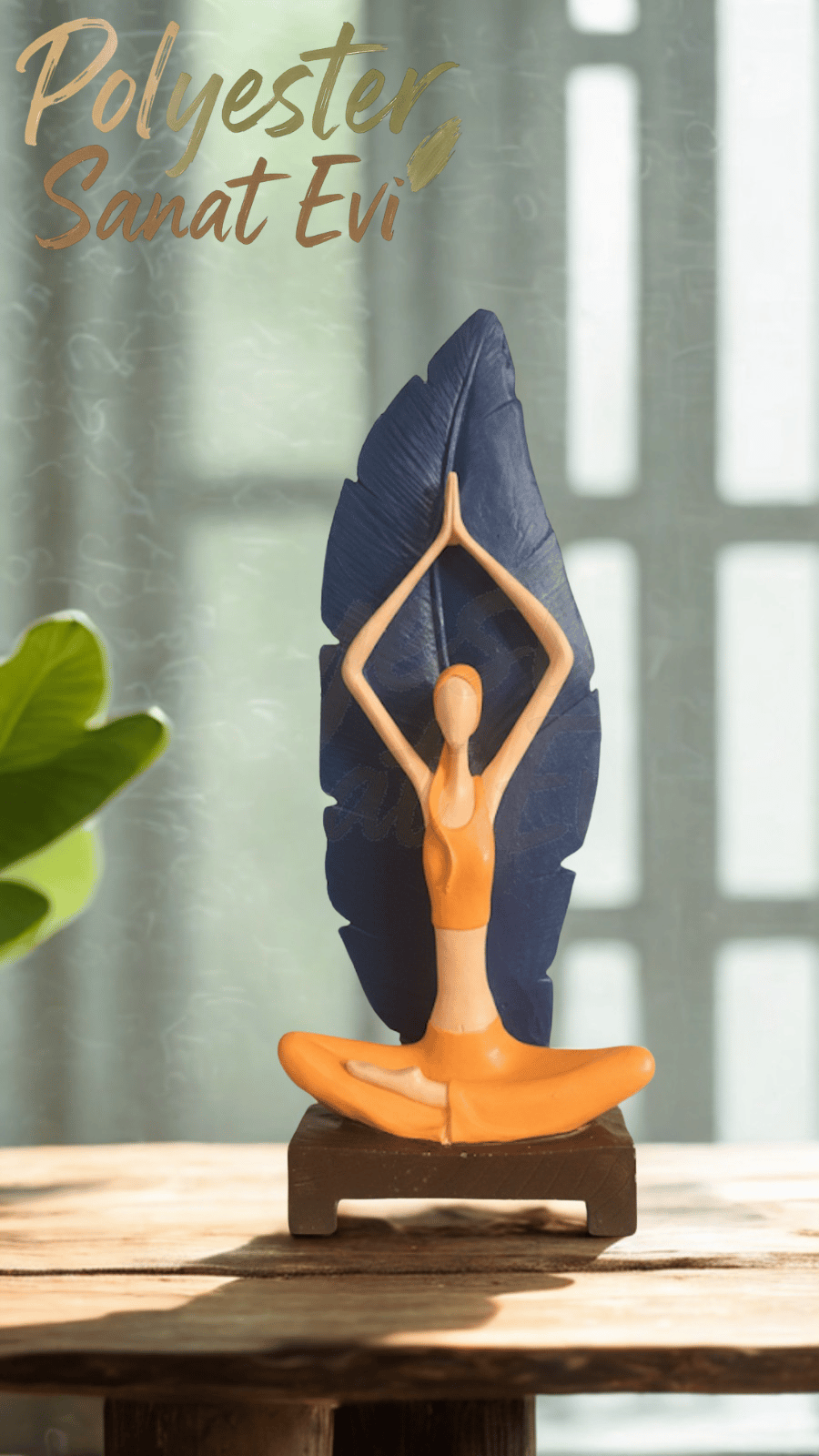 Yapraklı Yoga Yapan Kadın El Boyaması Polyester Döküm 