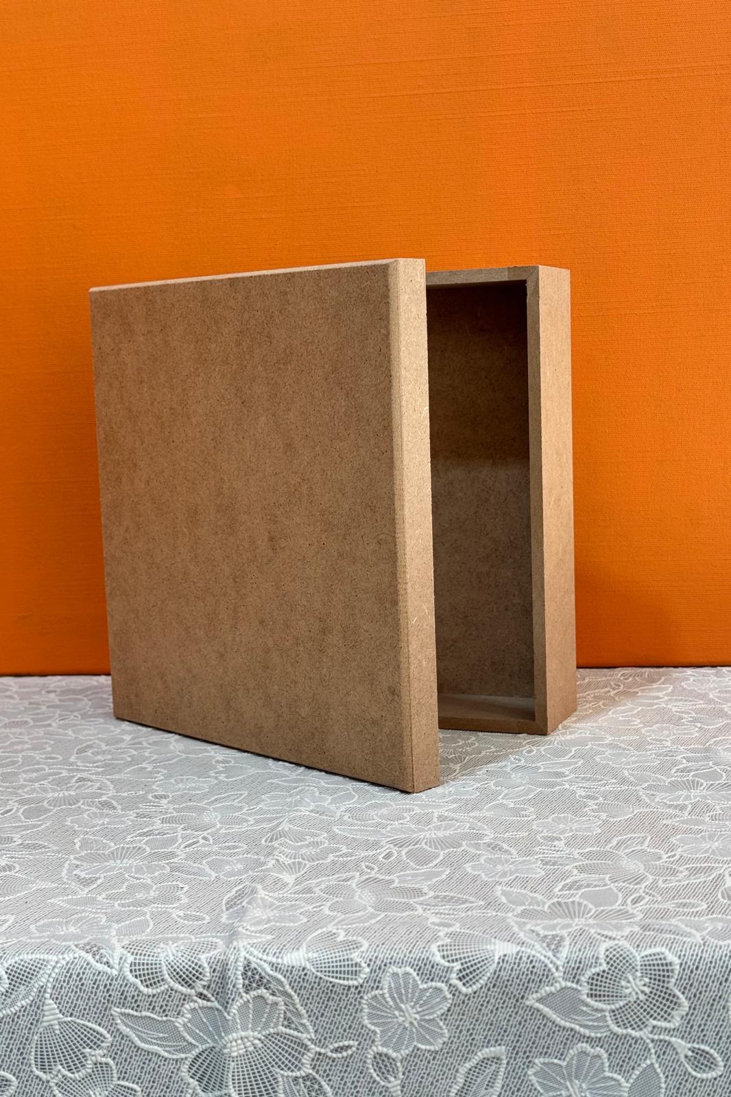 KARE KUTU 17 X17 X 6.5cm