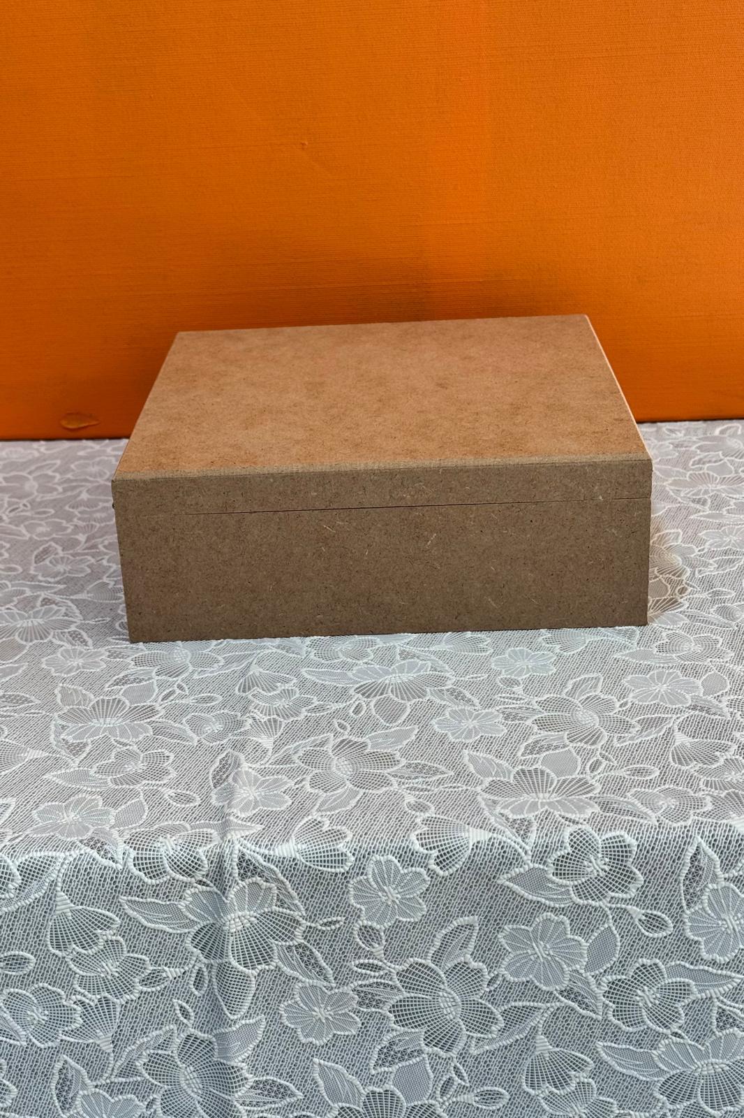 KARE KUTU 17 X17 X 6.5cm