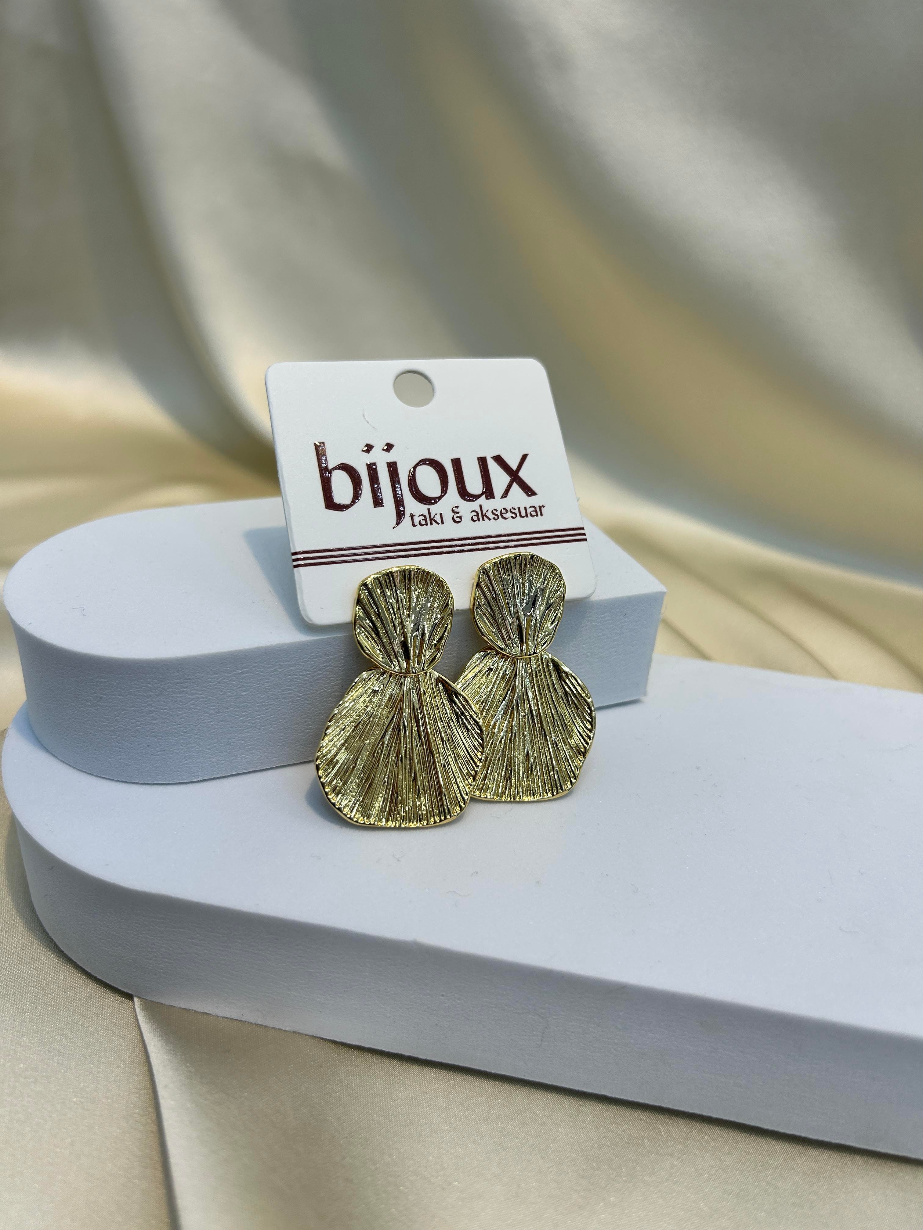 Sallantılı Gold Küpe