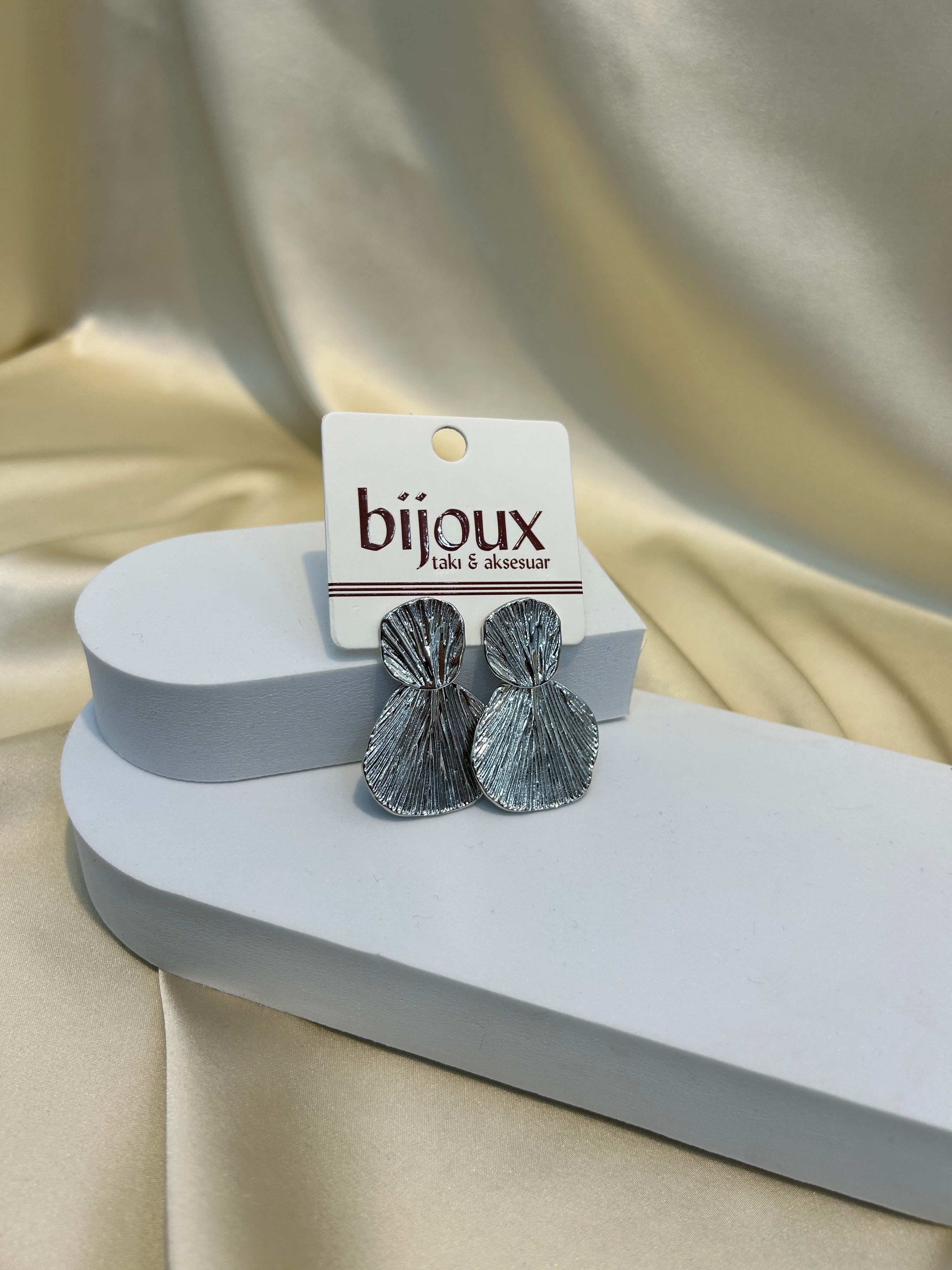 Sallantılı Silver Küpe