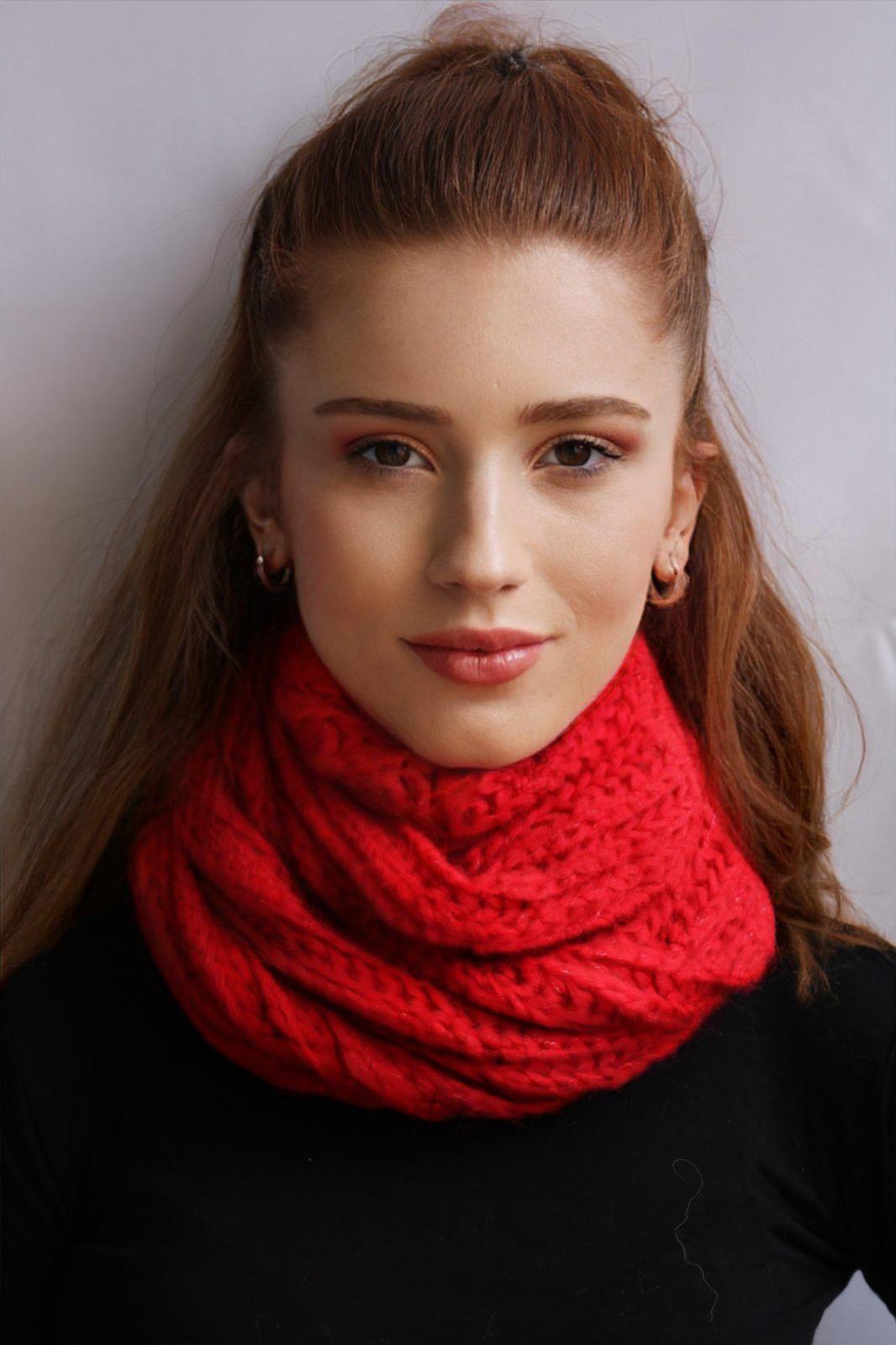 Triko Kırmızı Boyunluk