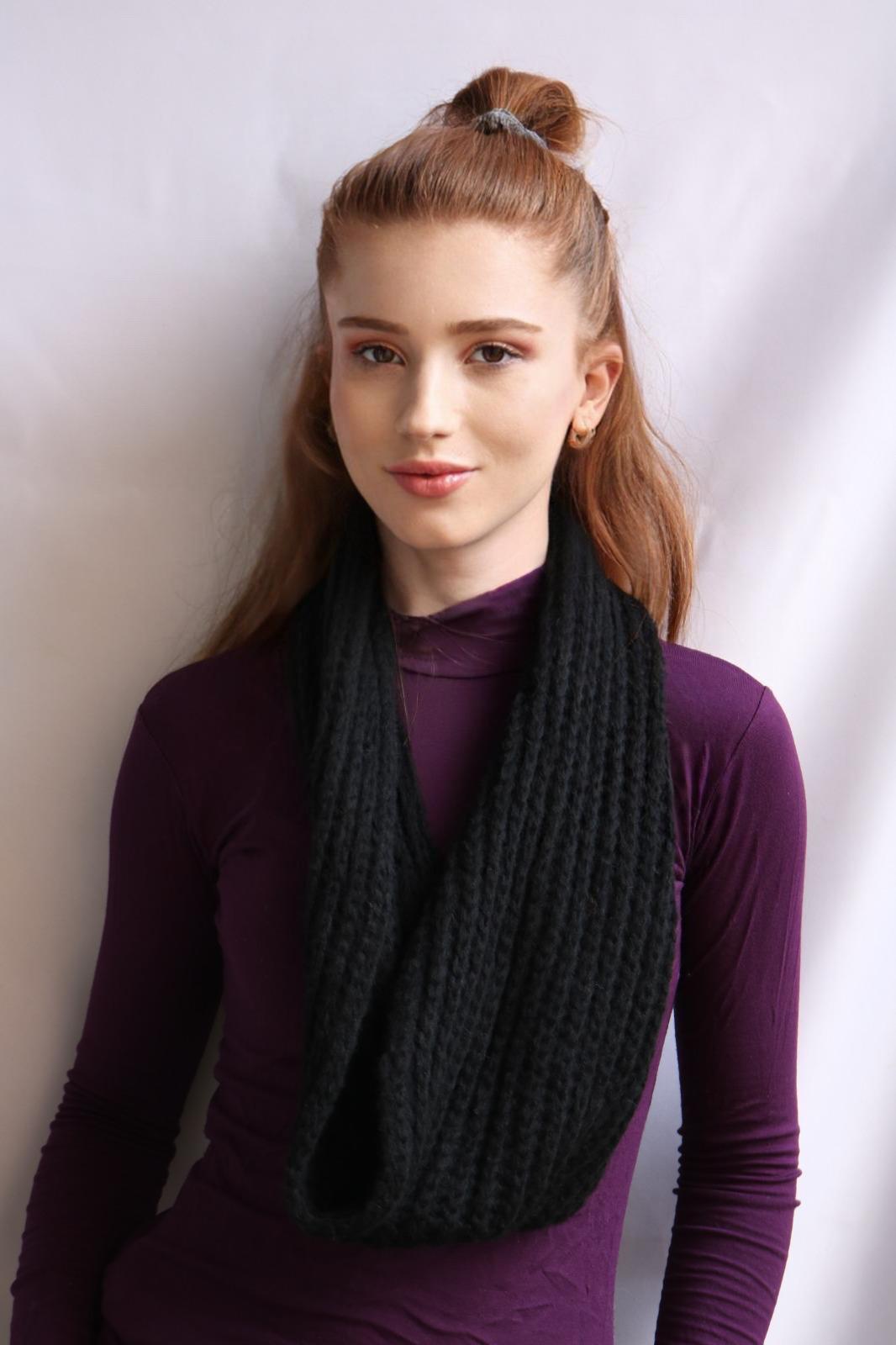 Triko Siyah Boyunluk