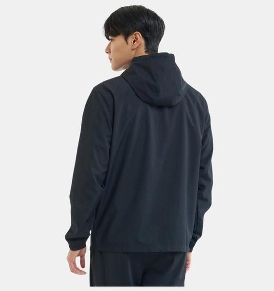 UA SPORTSTYLE WINDBREAKER