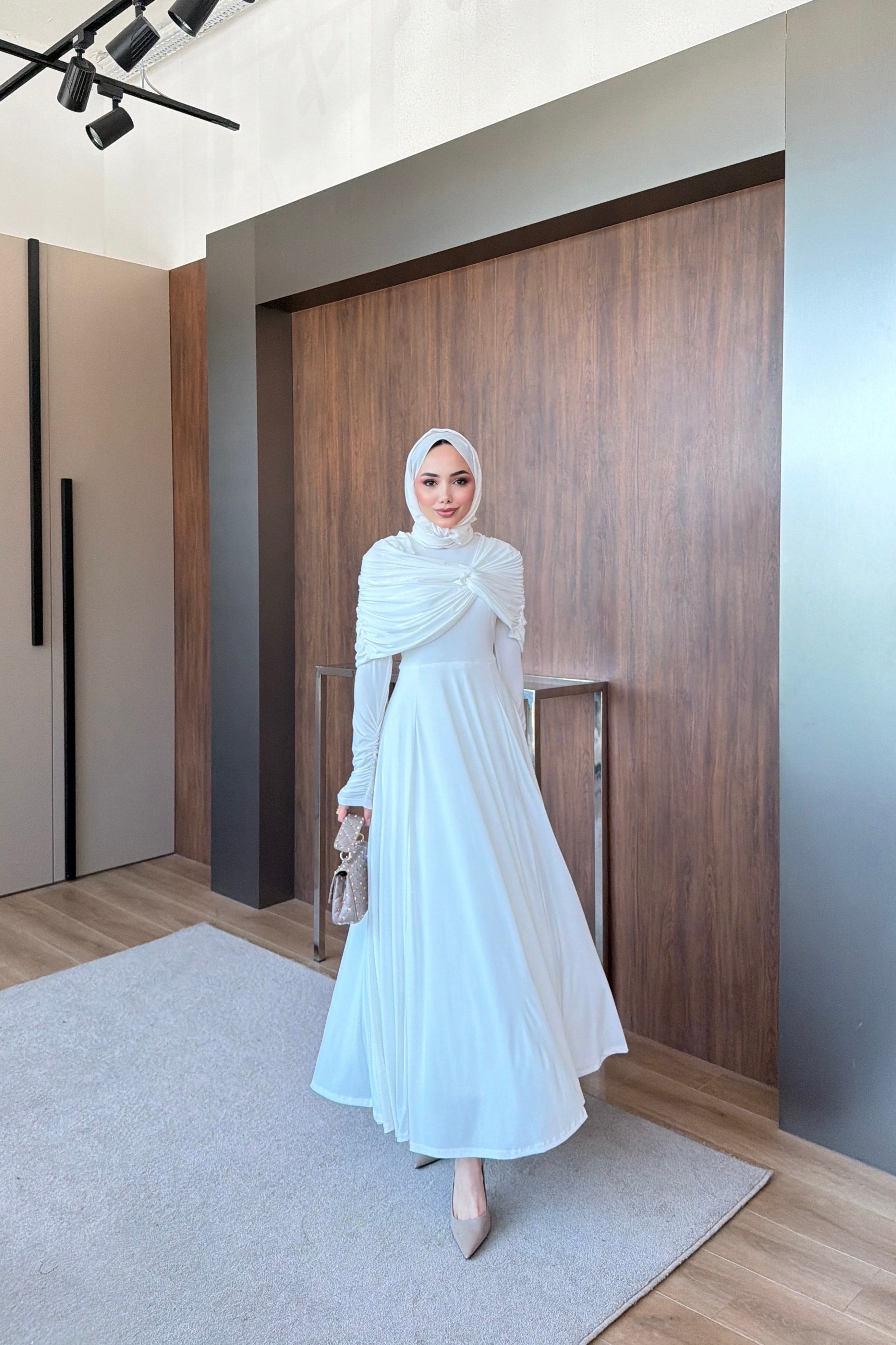 Amira Düğüm Detaylı Elbise Beyaz