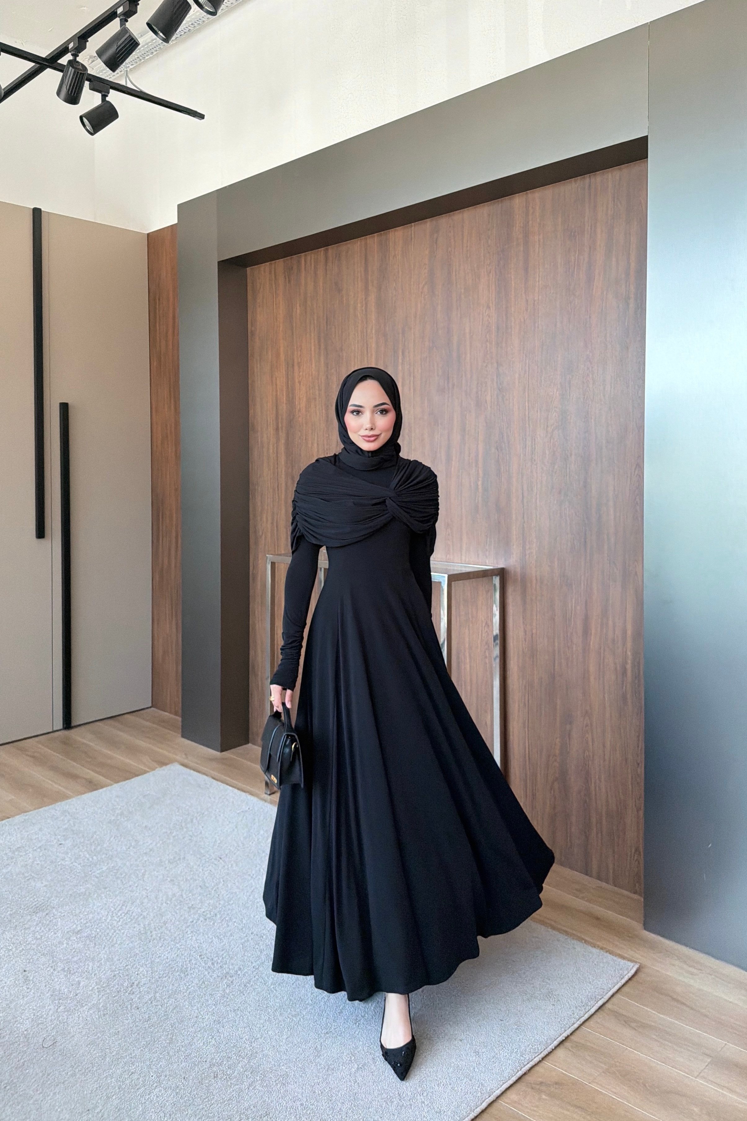 Amira Düğüm Detaylı Elbise Siyah