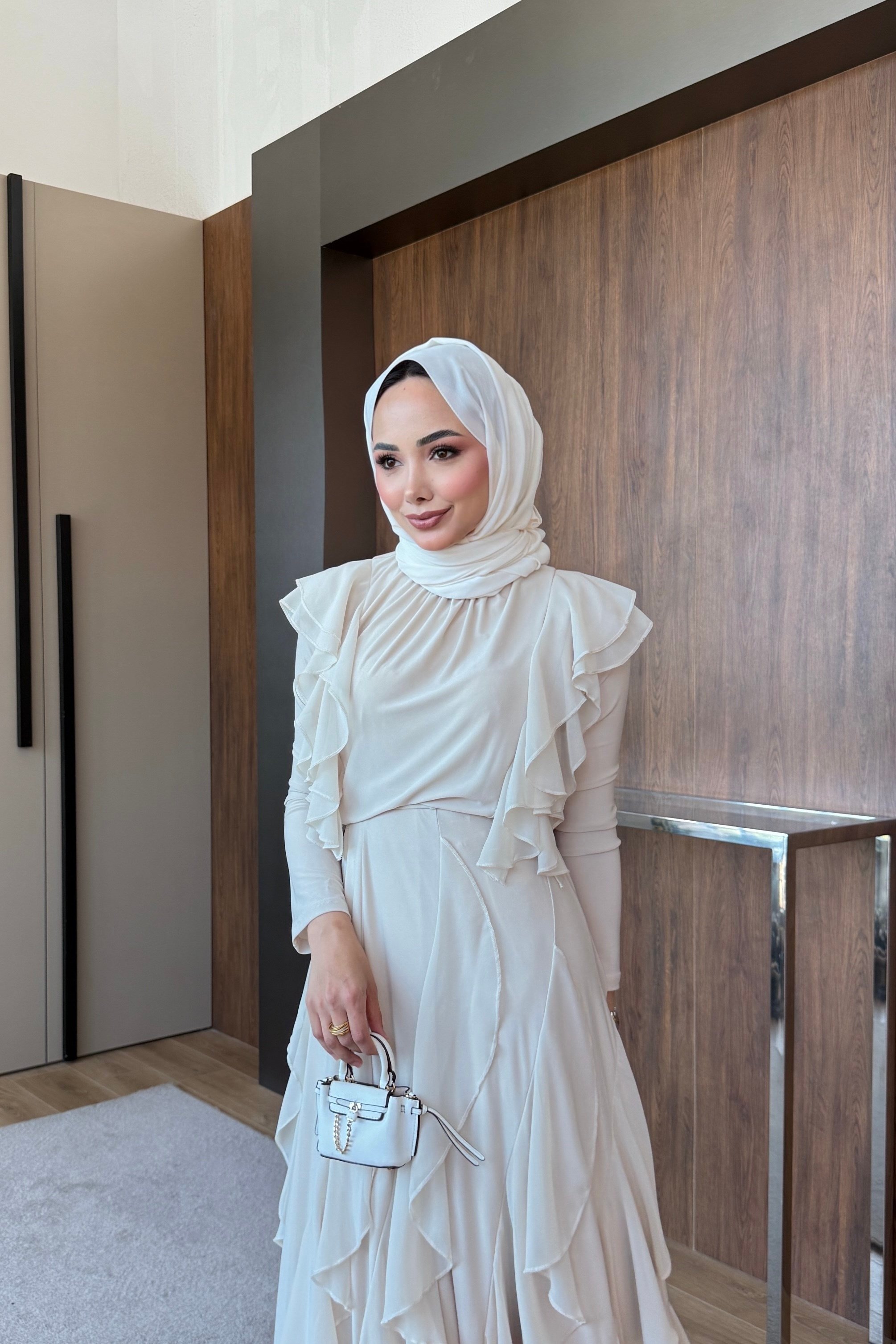 Reyhan etekli takım beyaz 