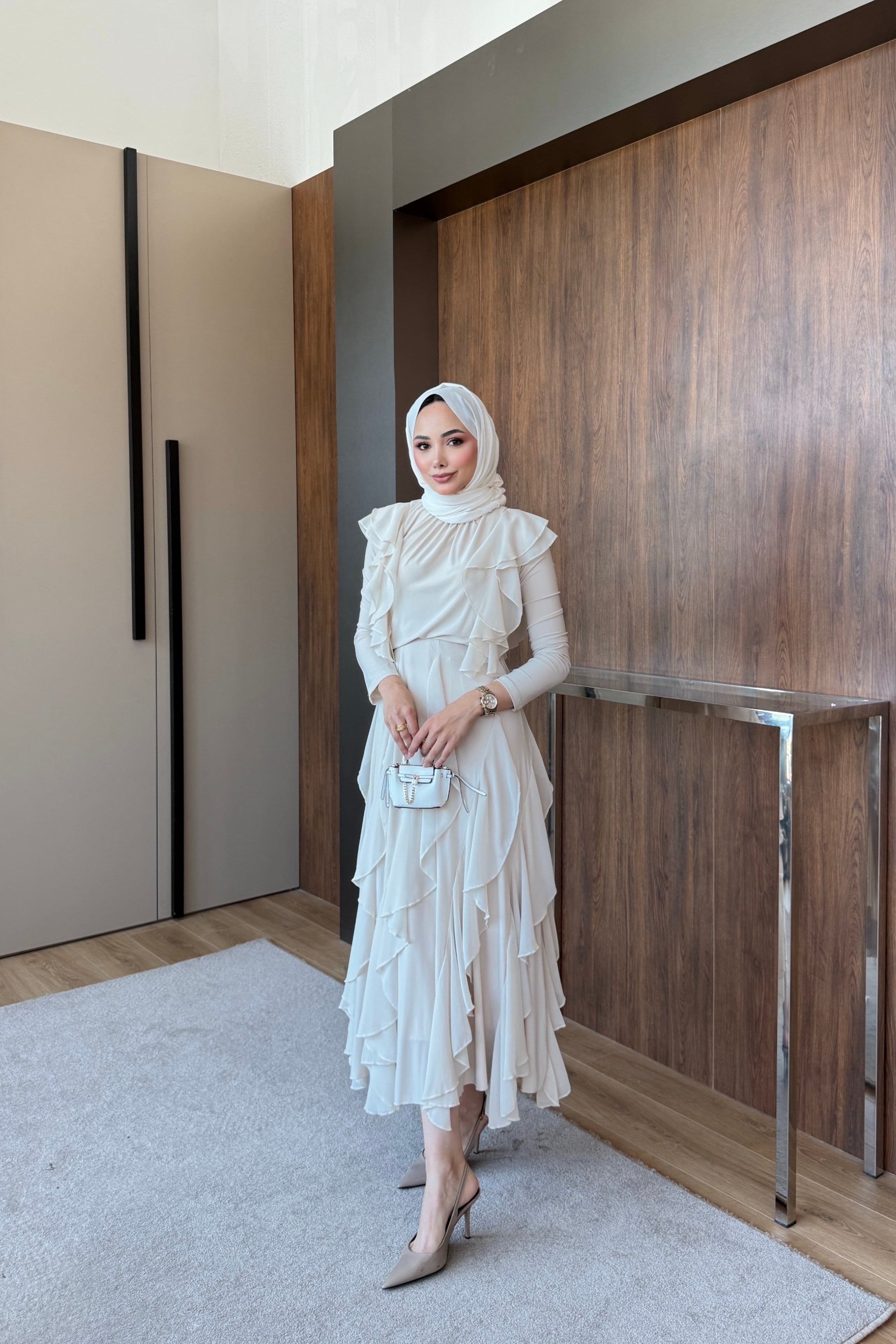 Reyhan etekli takım beyaz 