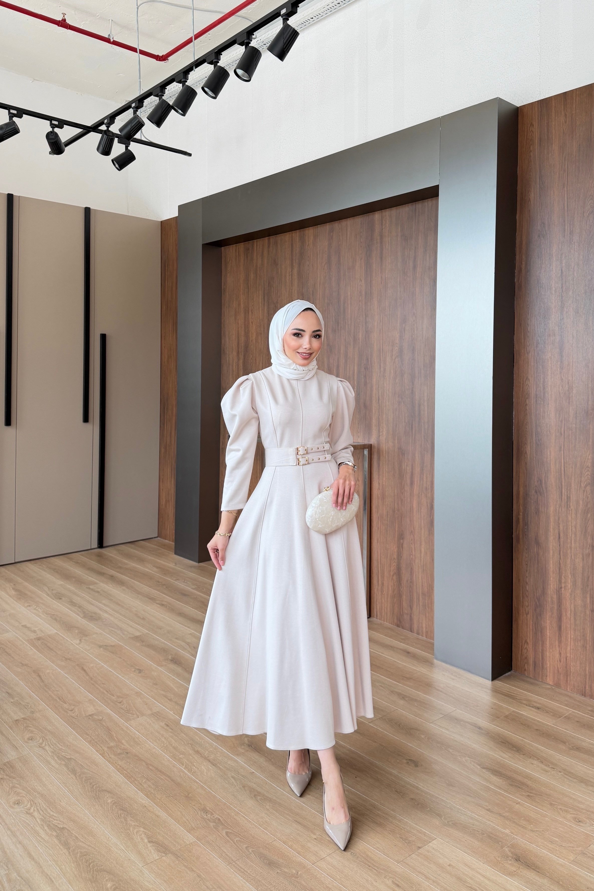 Yasemin Kemerli Elbise Beyaz