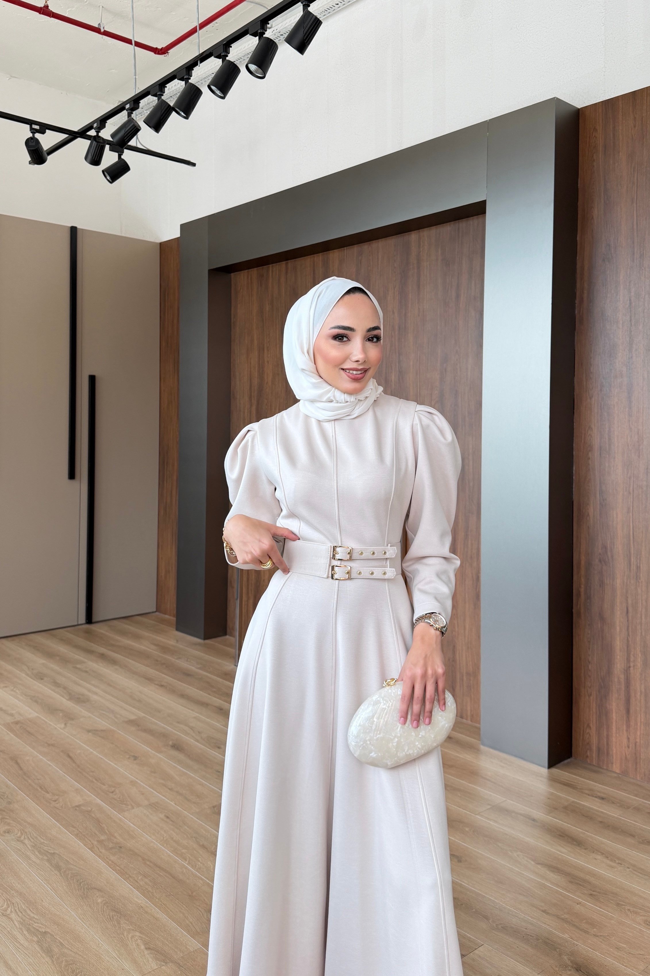 Yasemin Kemerli Elbise Beyaz