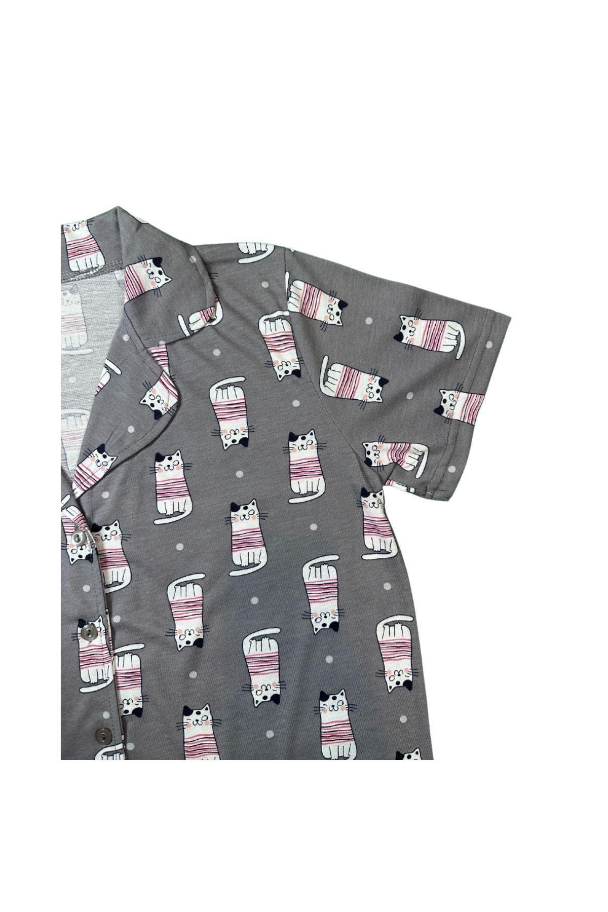 Kadın Gri Kedi Desenli Pamuklu Düğmeli Gömlek Yaka Kısa Kollu Pijama Takımı