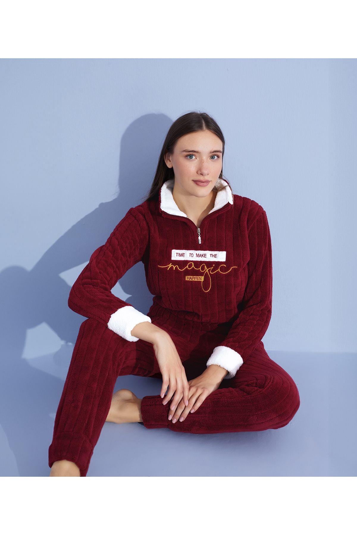 Kadın Regular Fit Fermuarlı Yaka Kışlık Yumuşak Dokulu Polar Peluş Pijama Takımı