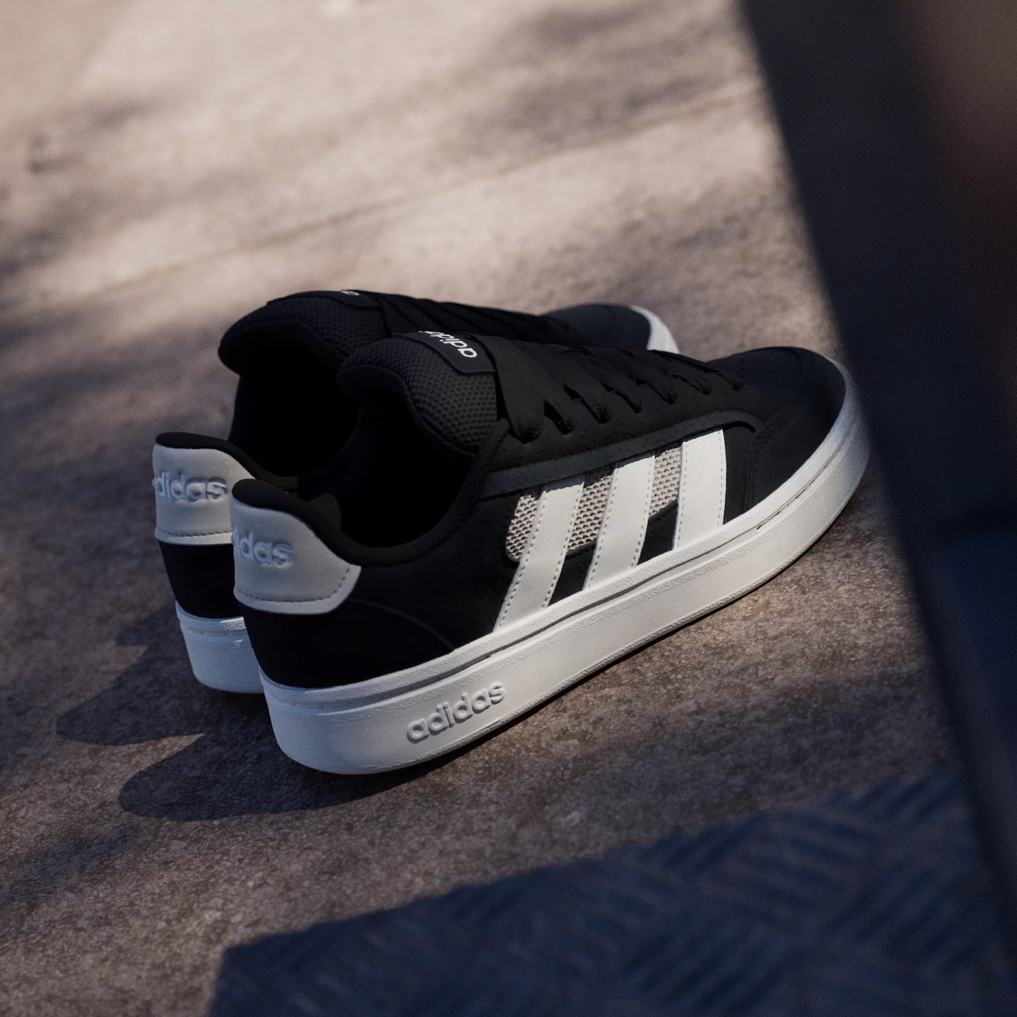 ADIDAS HQ7375 GRAND COURT ALPHA SK8