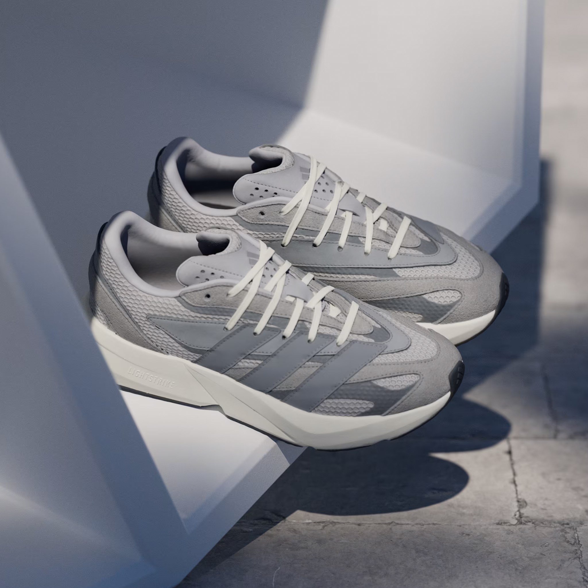 ADIDAS IH8607 LIGHTBLAZE