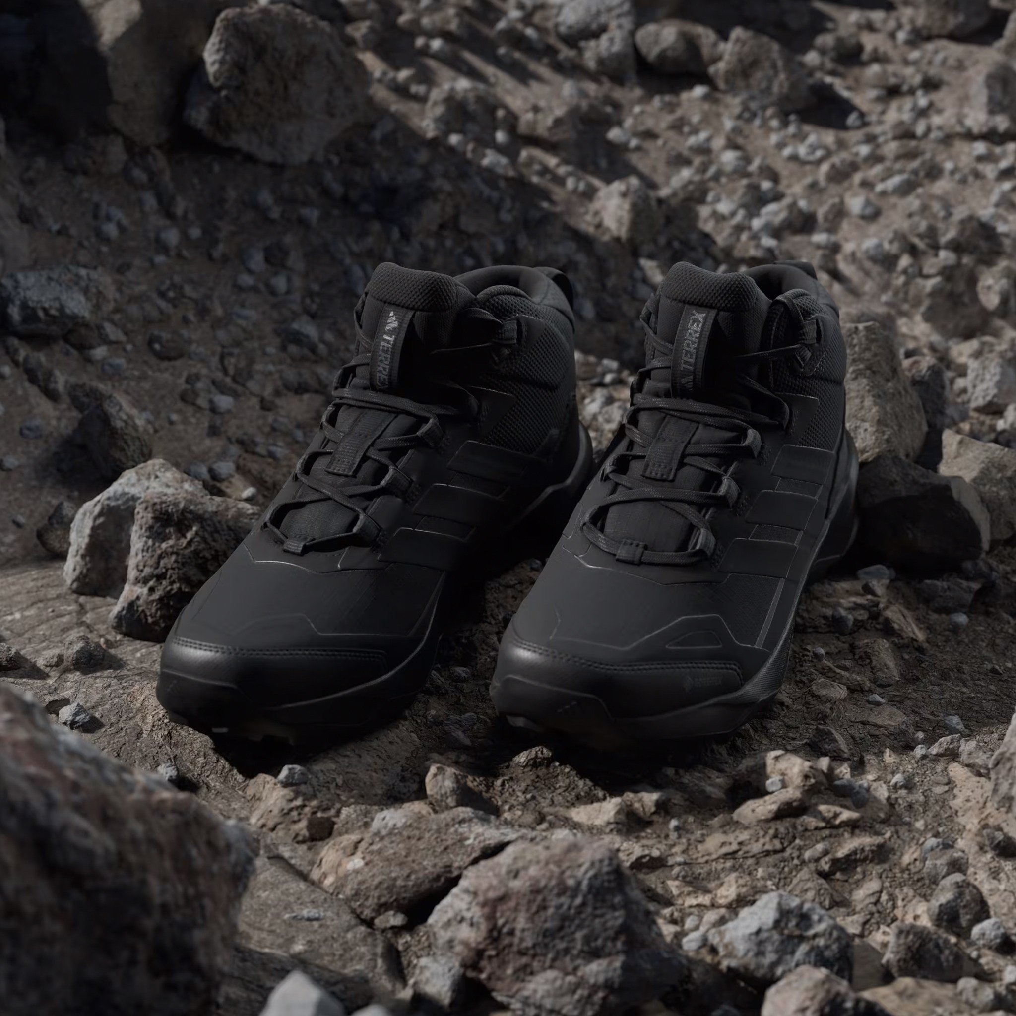 ADIDAS JQ2207 TERREX SKYCHASER AX5 MID GTX