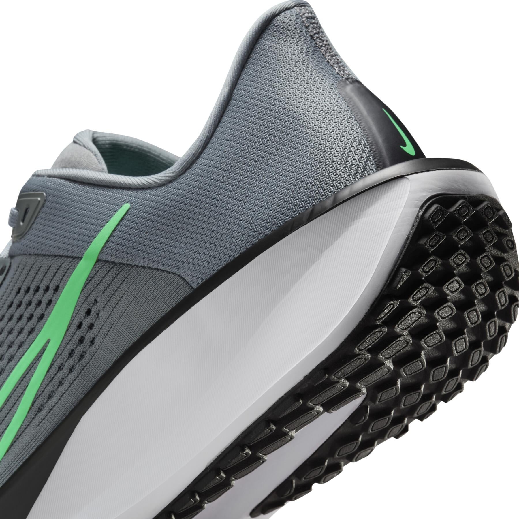 NIKE FD6033-009 NIKE QUEST 6