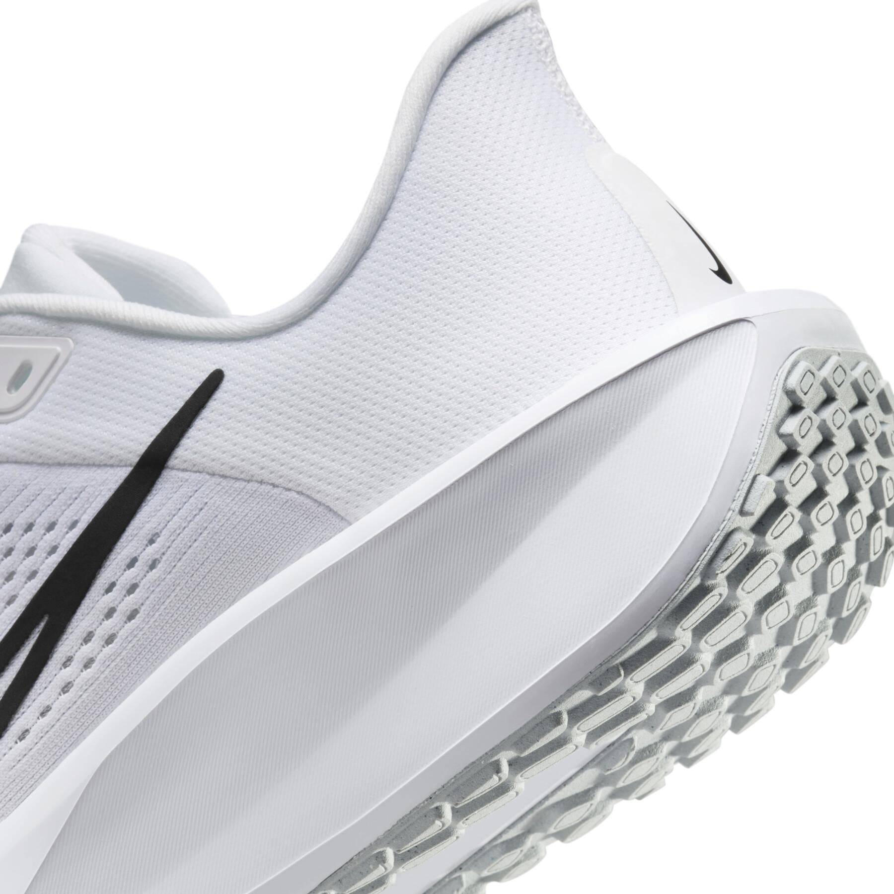 NIKE FD6033-100 NIKE QUEST 6
