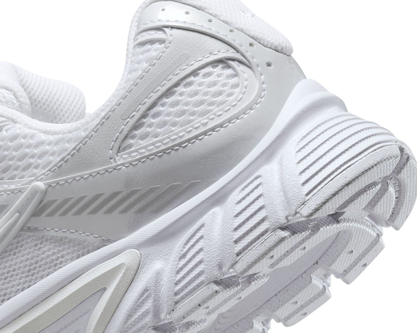 NIKE HQ7901-101 W NIKE V5 RNR