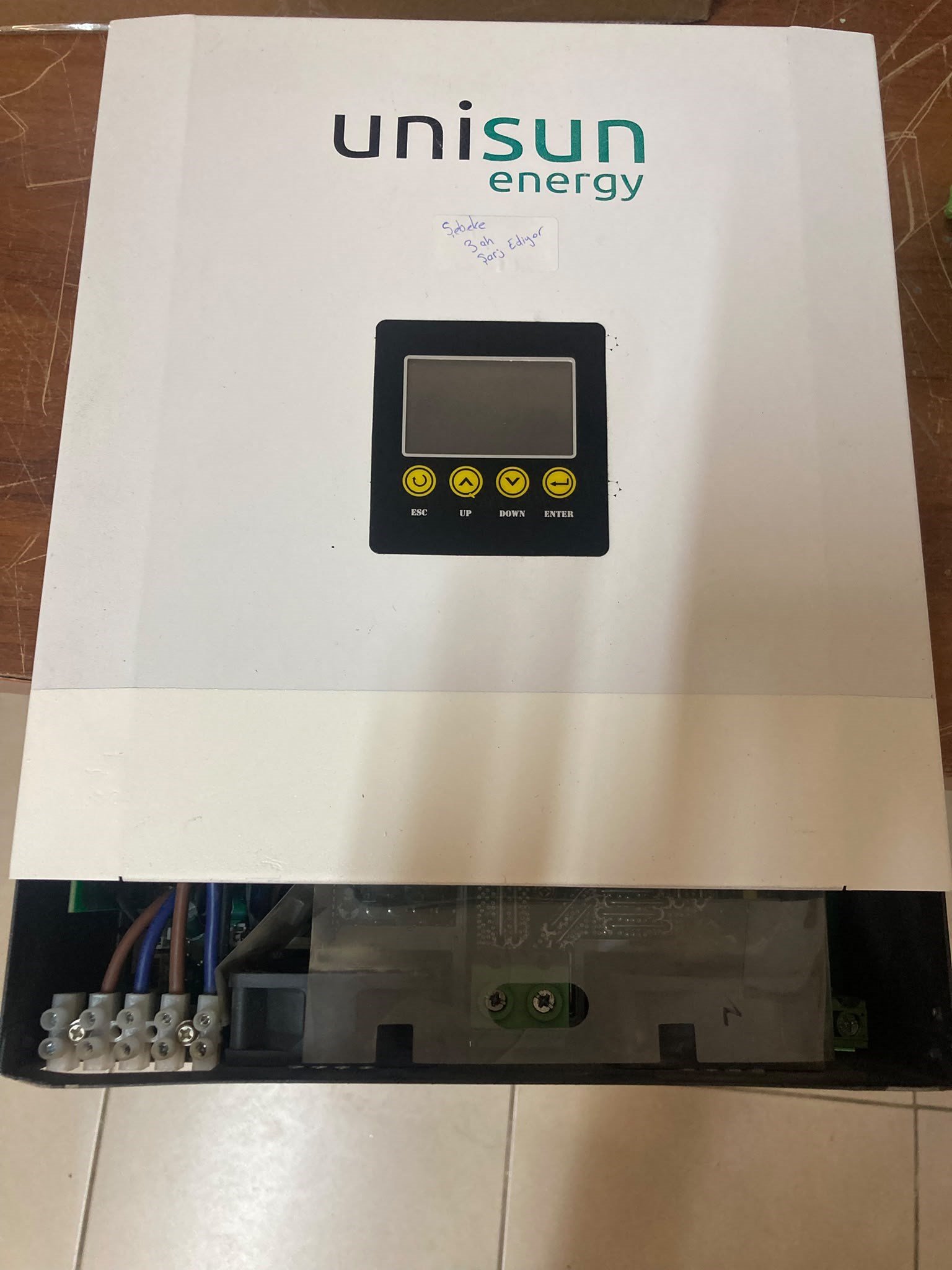 Unisun Sunon-E 3KVA 2.4KW 24V Akıllı İnverter (Outlet)