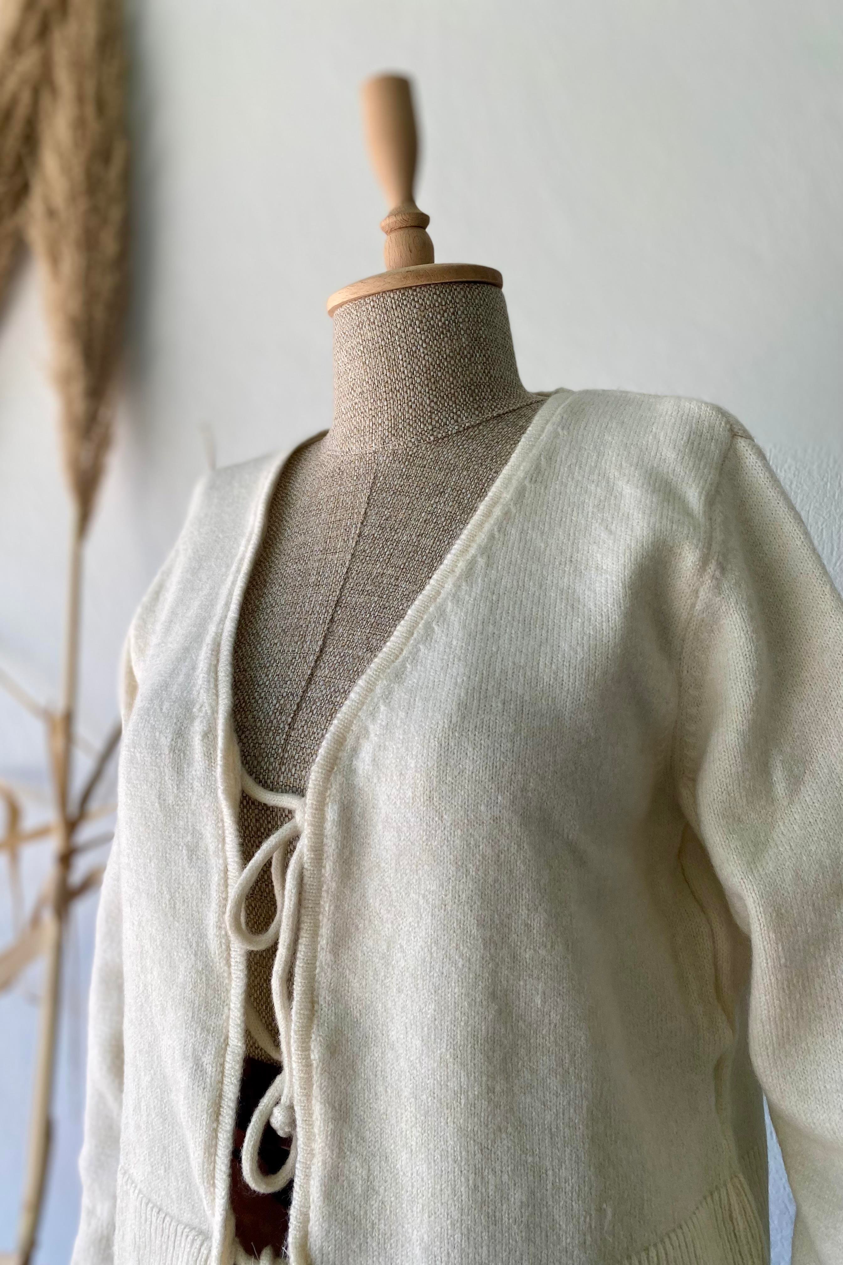 Fiyonk Bağlamalı Hırka Krem