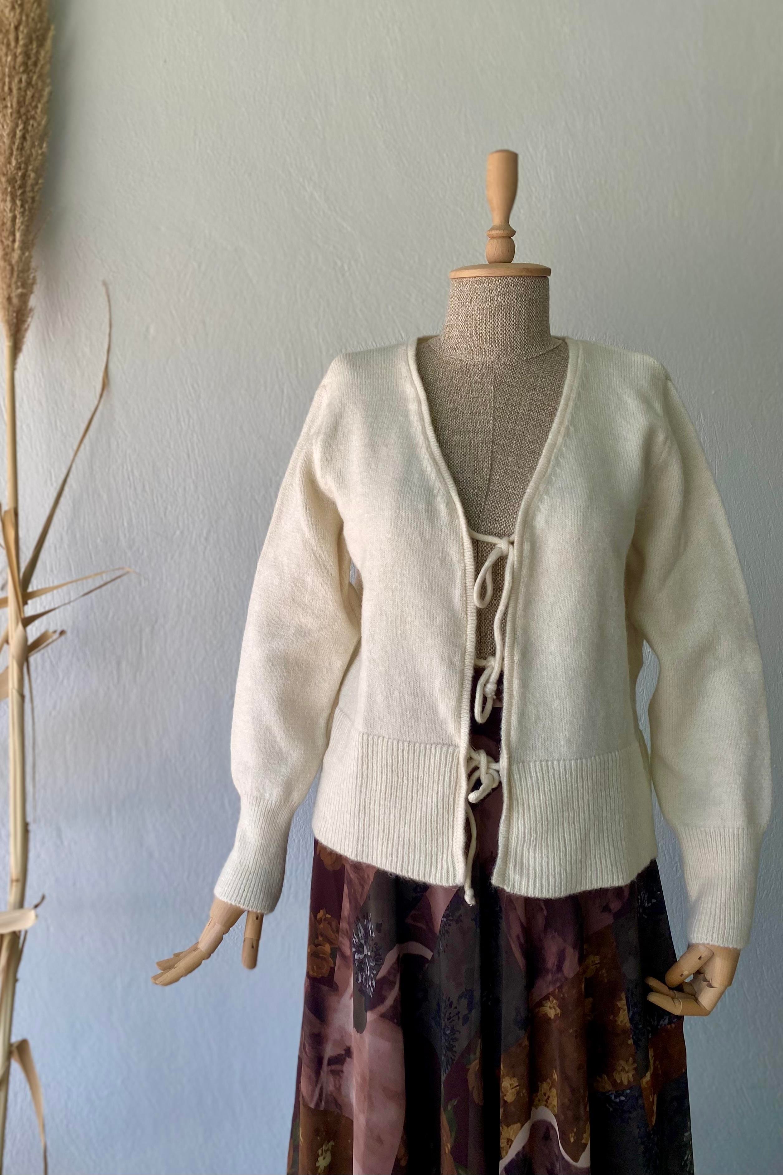 Fiyonk Bağlamalı Hırka Krem