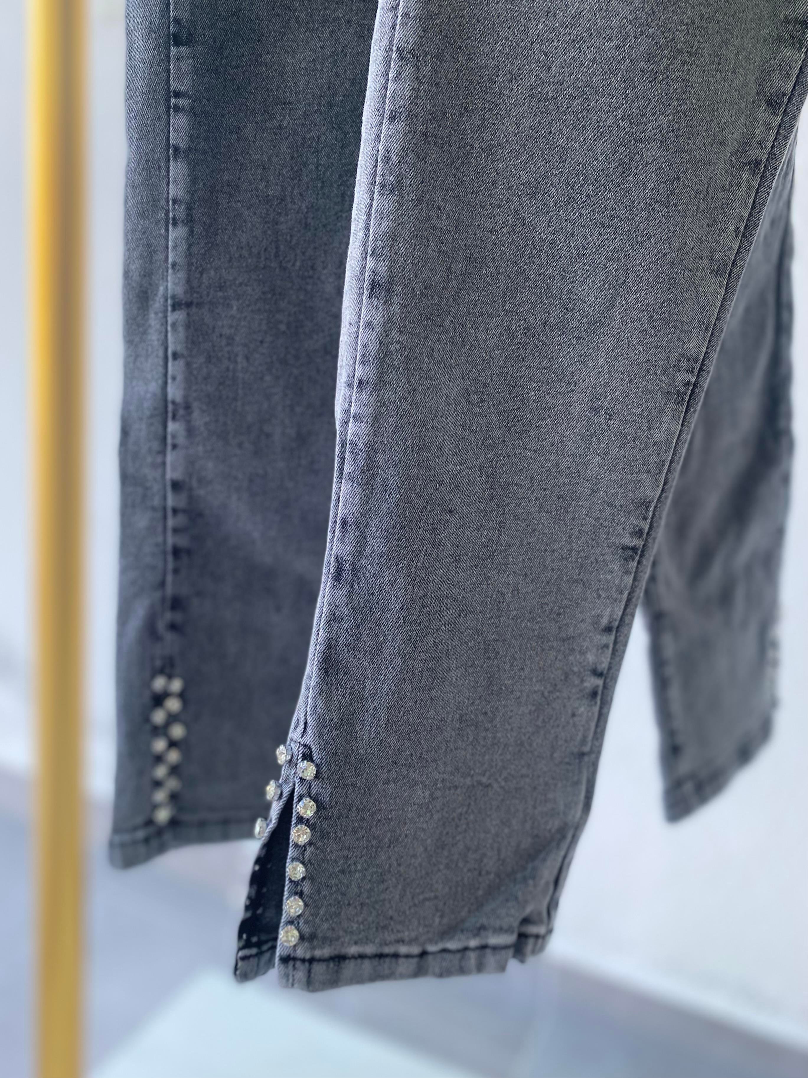 Gri Taş Detaylı Jean