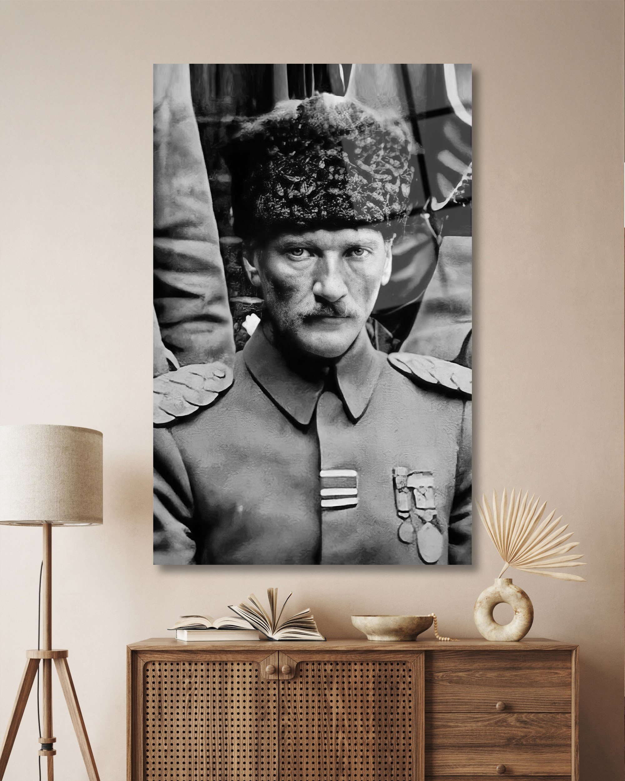 Atatürk Portre Dikey Siyah Beyaz Cam Tablo Hediyelik Büyük Tablo Ev Ofis Dekoru