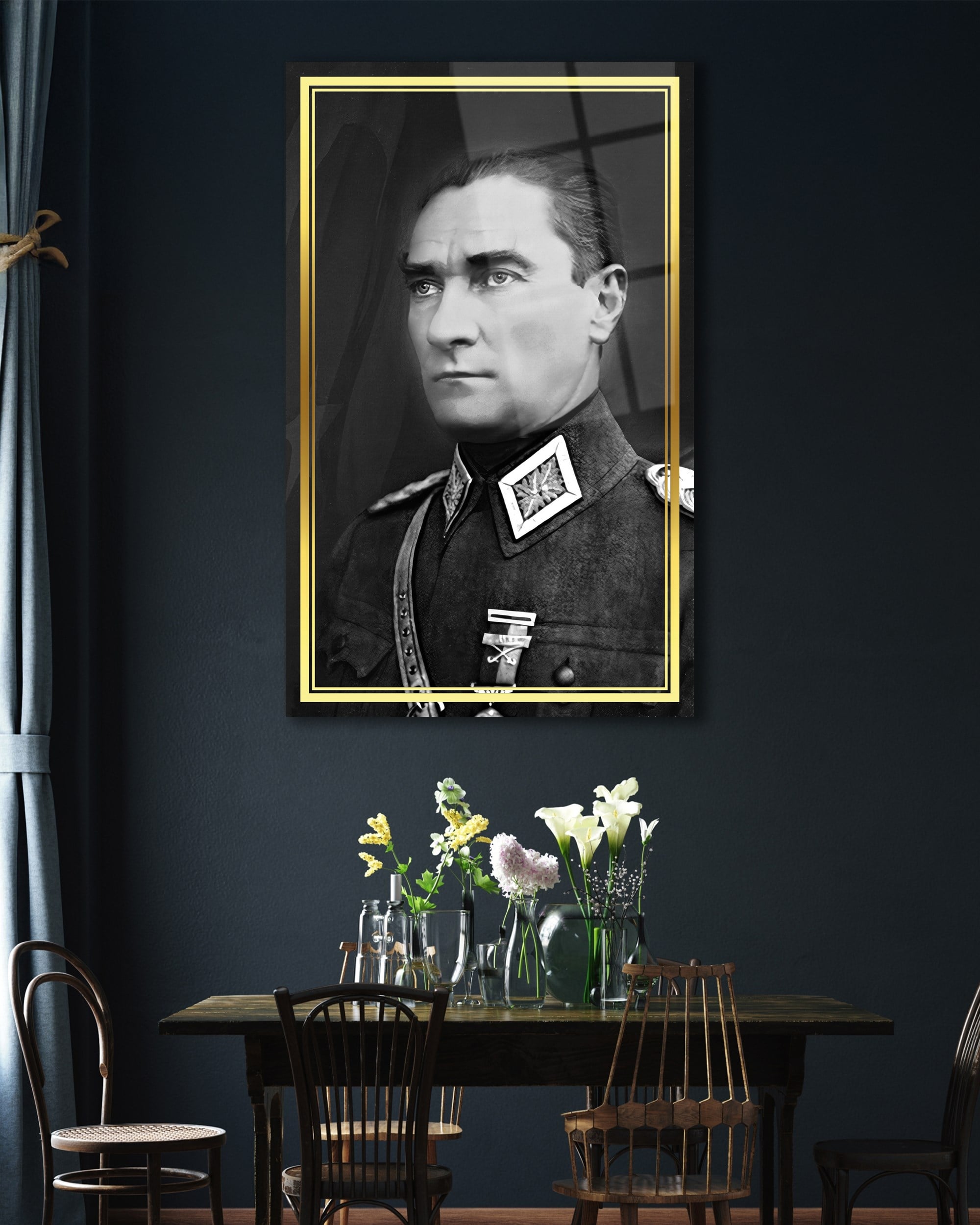 Atatürk Portre Üniformalı Siyah Beyaz Cam Tablo Hediyelik Büyük Tablo Ev Ofis Dekoru
