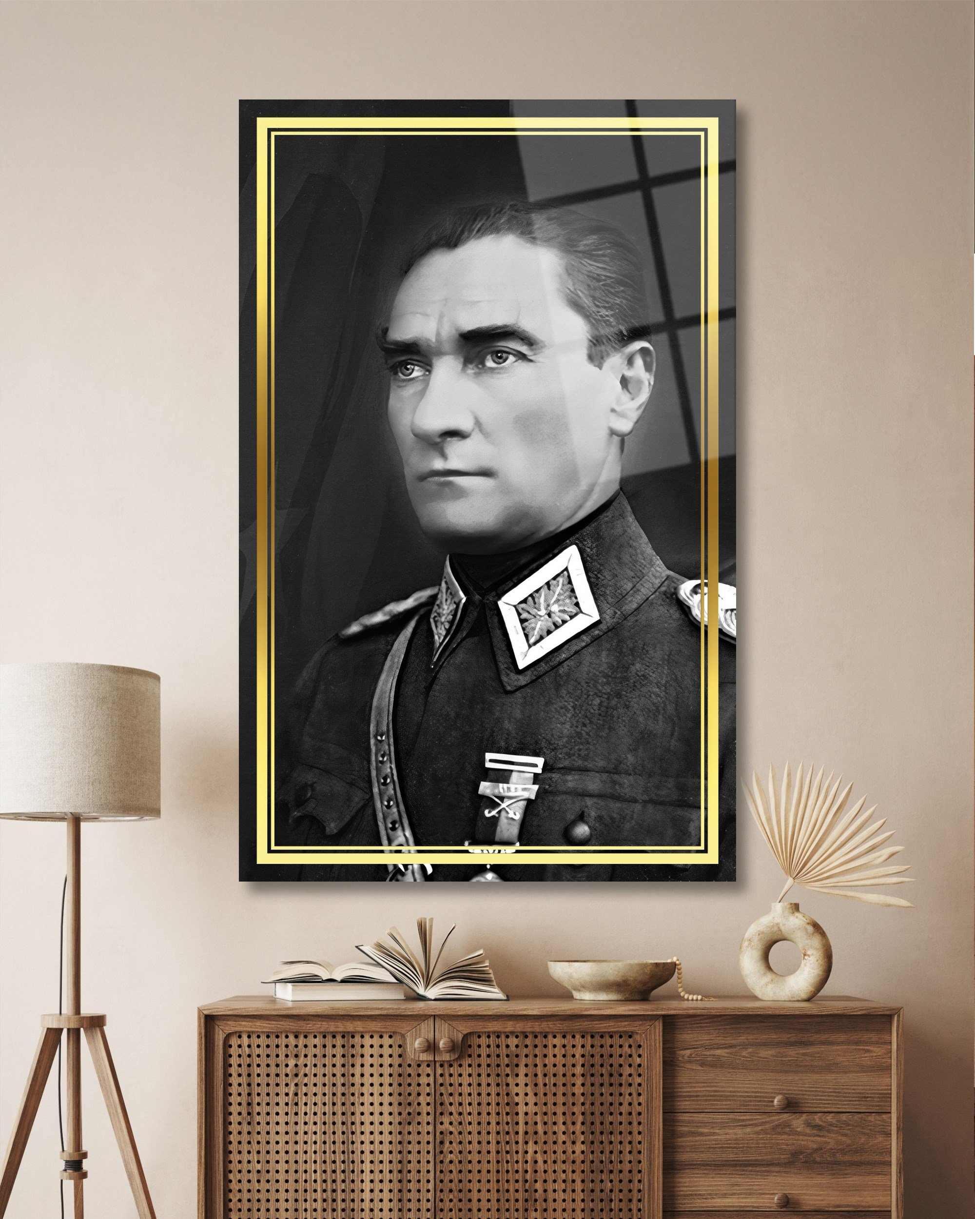 Atatürk Portre Üniformalı Siyah Beyaz Cam Tablo Hediyelik Büyük Tablo Ev Ofis Dekoru