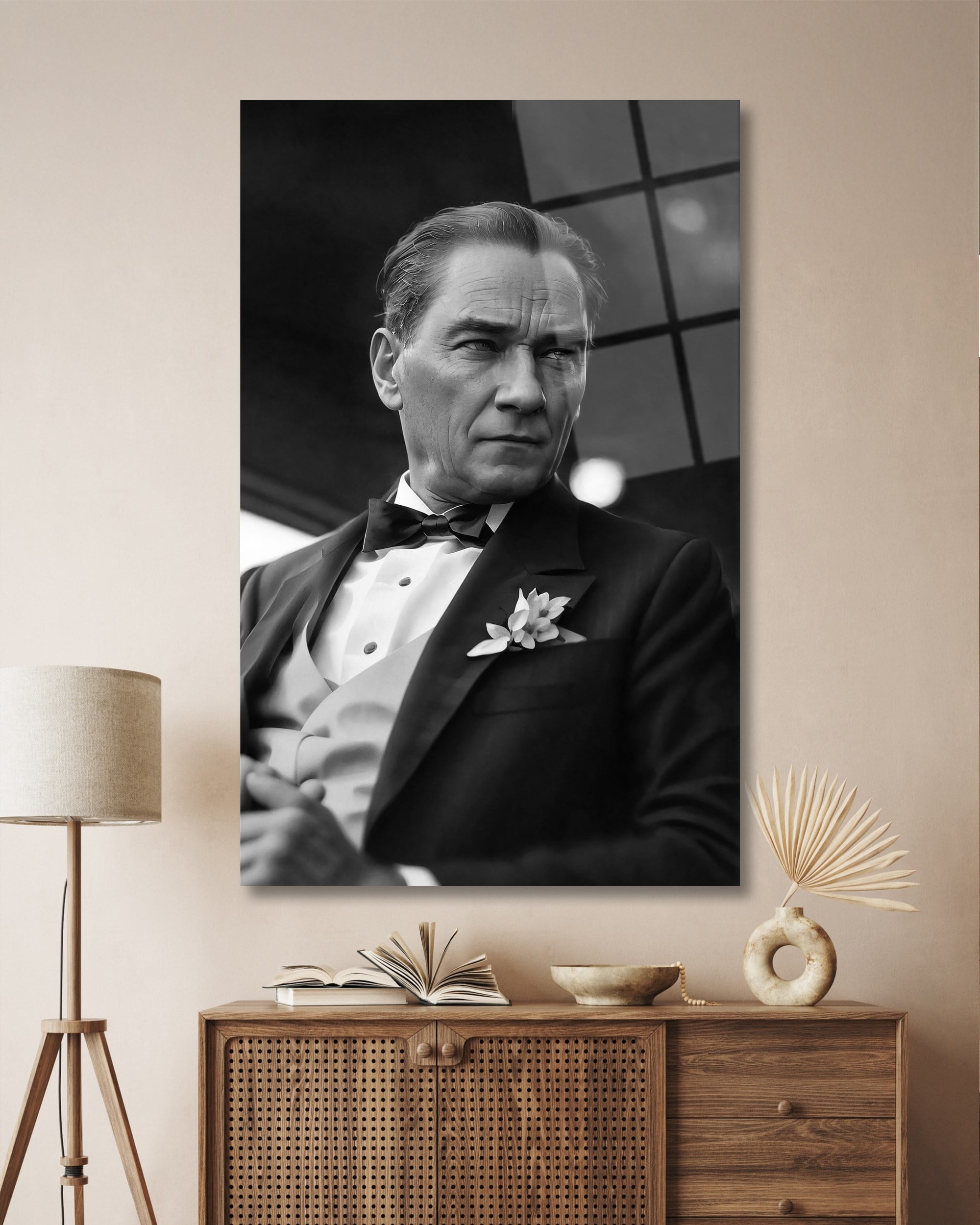 Atatürk Siyah Beyaz Dikey Cam Tablo Hediyelik Büyük Tablo Ev Ofis Dekoru