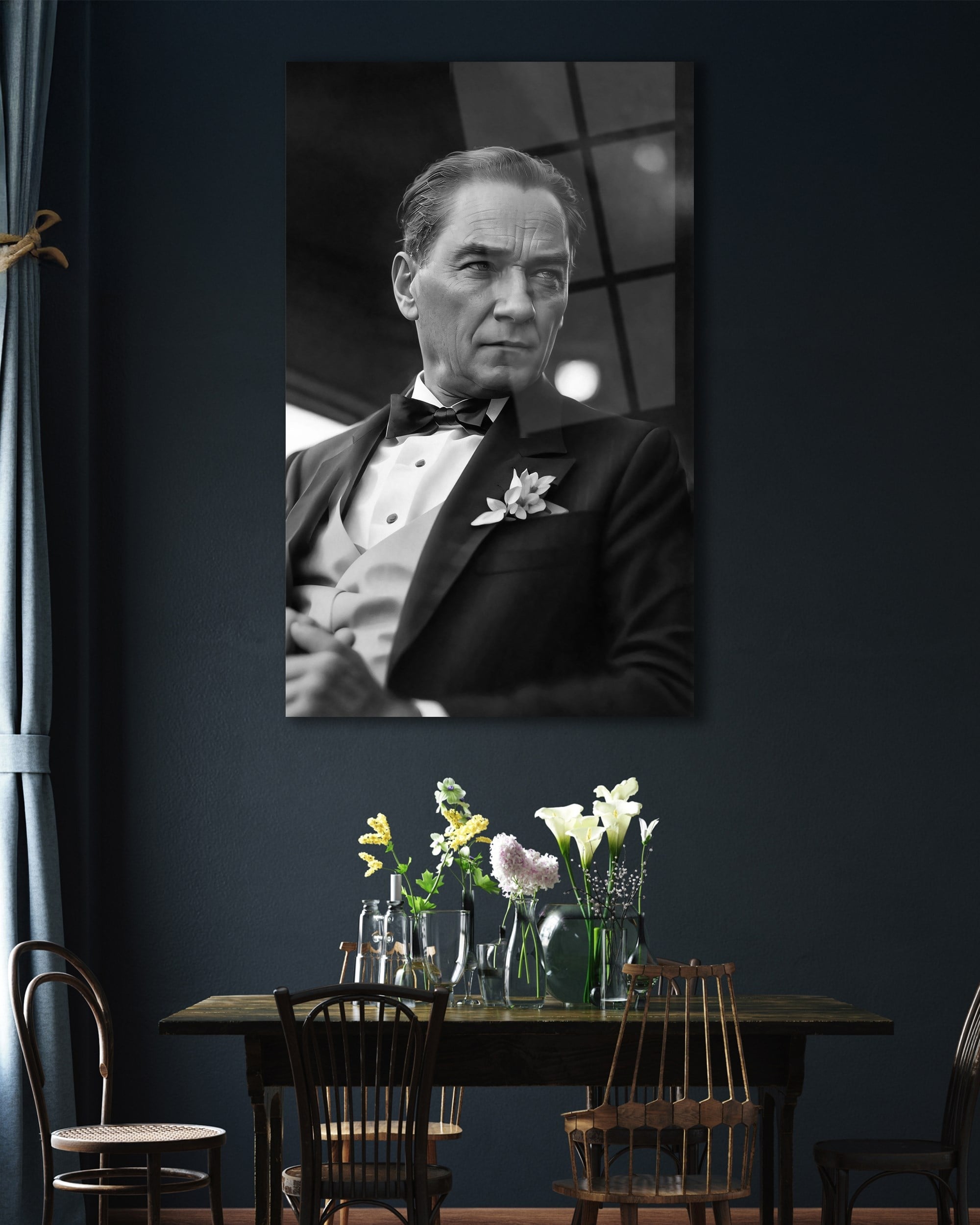 Atatürk Siyah Beyaz Dikey Cam Tablo Hediyelik Büyük Tablo Ev Ofis Dekoru