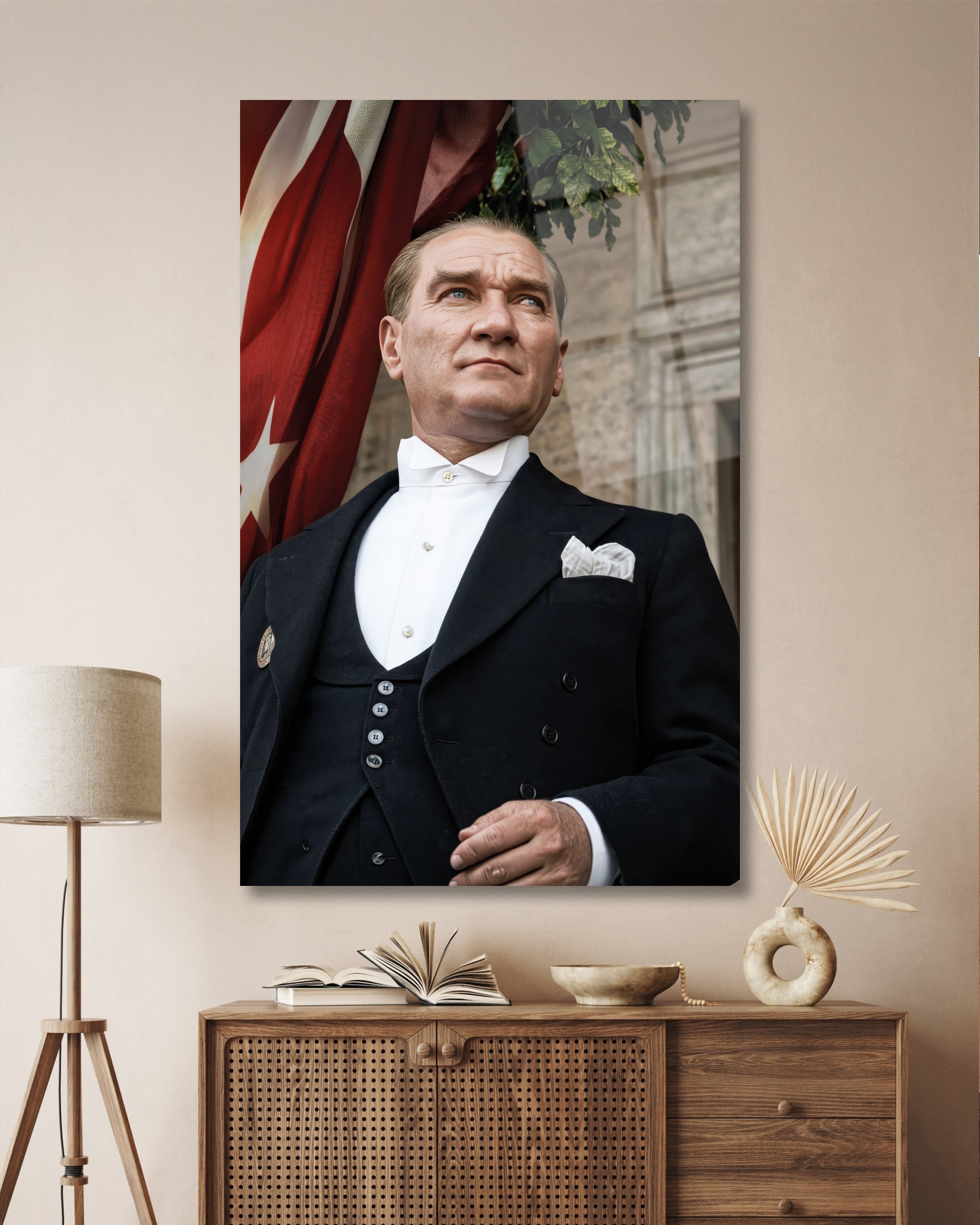 Mustafa Kemal Atatürk Cam Tablo | Türk Bayraklı Premium Atatürk Portresi | 4 mm Temperli Cam Duvar Tablosu