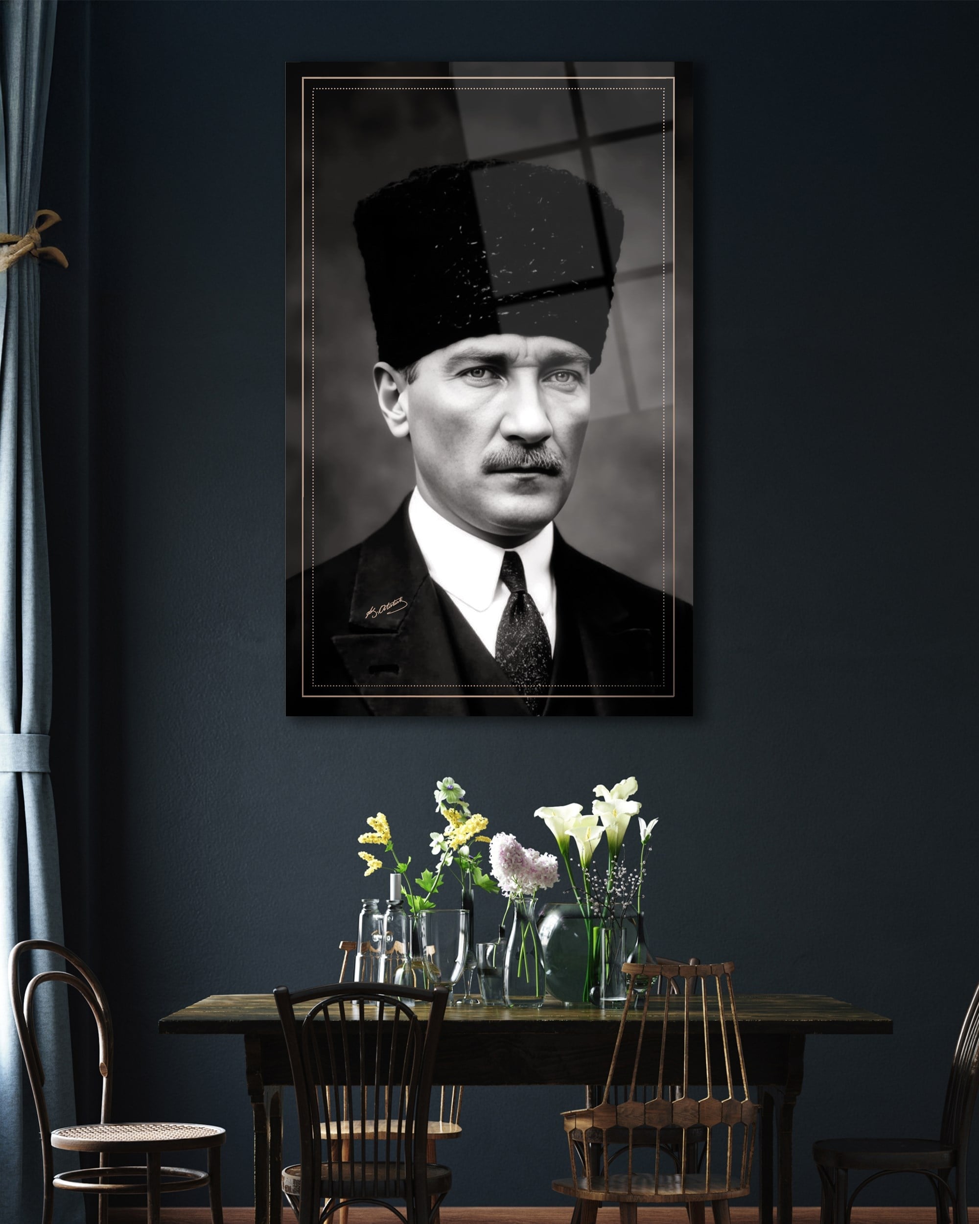 Mustafa Kemal Atatürk Siyah Beyaz Cam Tablo | Klasik Atatürk Portresi | 4 mm Temperli Cam Duvar Tablosu
