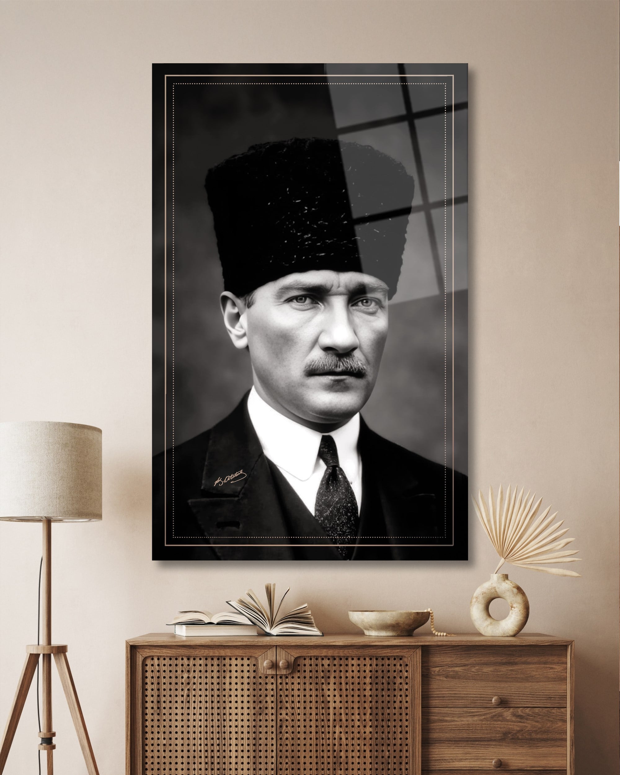 Mustafa Kemal Atatürk Siyah Beyaz Cam Tablo | Klasik Atatürk Portresi | 4 mm Temperli Cam Duvar Tablosu