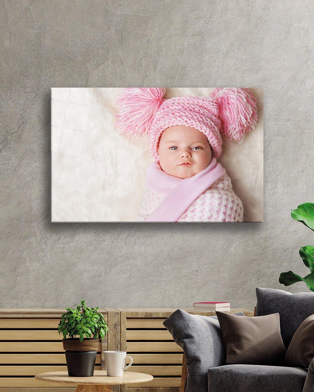 Pembe Şapkalı Bebek Cam Tablo  4mm Dayanıklı Temperli Cam Baby Glass Table With Pink Hat 4mm Durable Tempered Glass