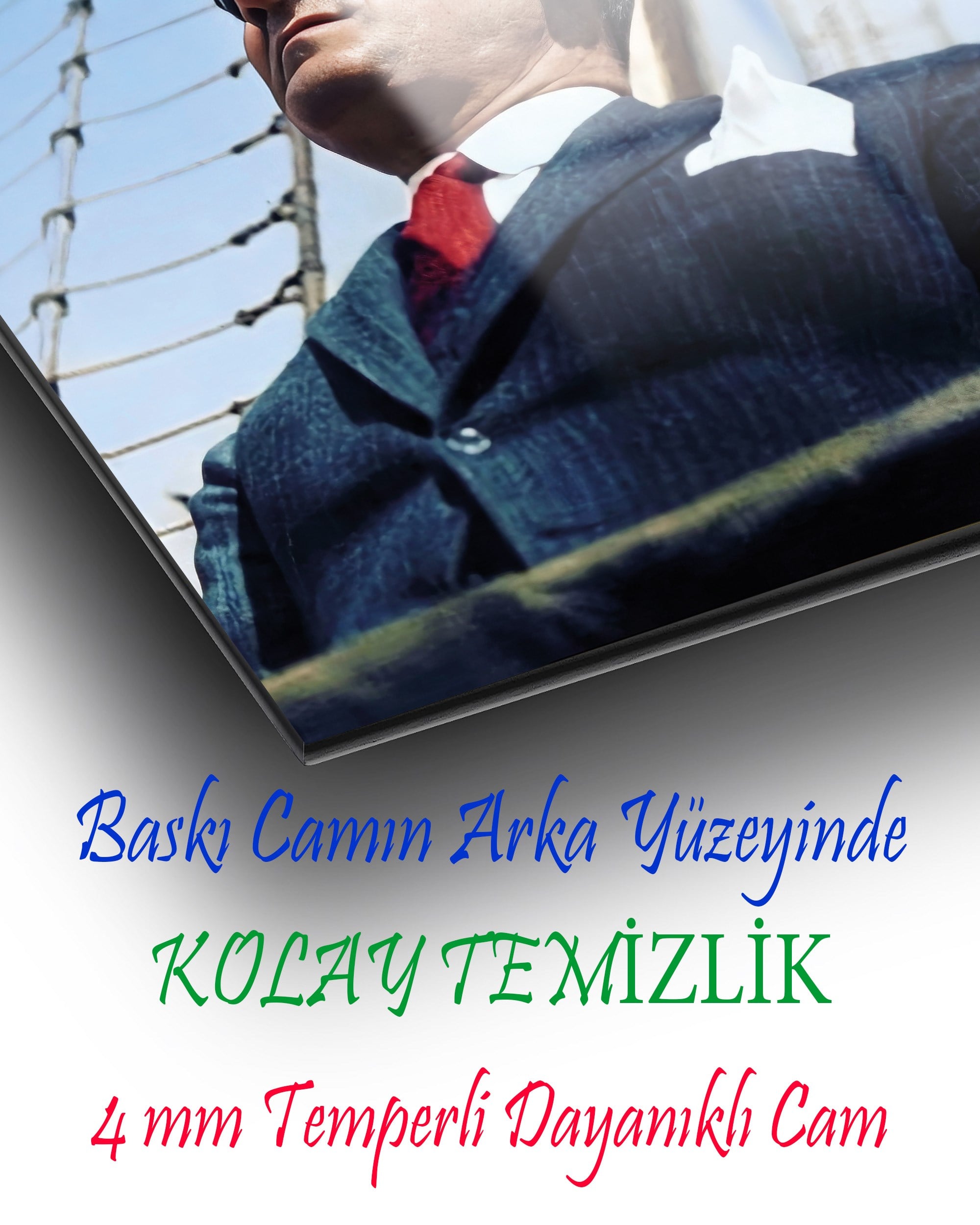 Ufka Bakan Atatürk Cam Tablo | Gemi Güvertesinde Premium Temperli Cam Duvar Tablosu