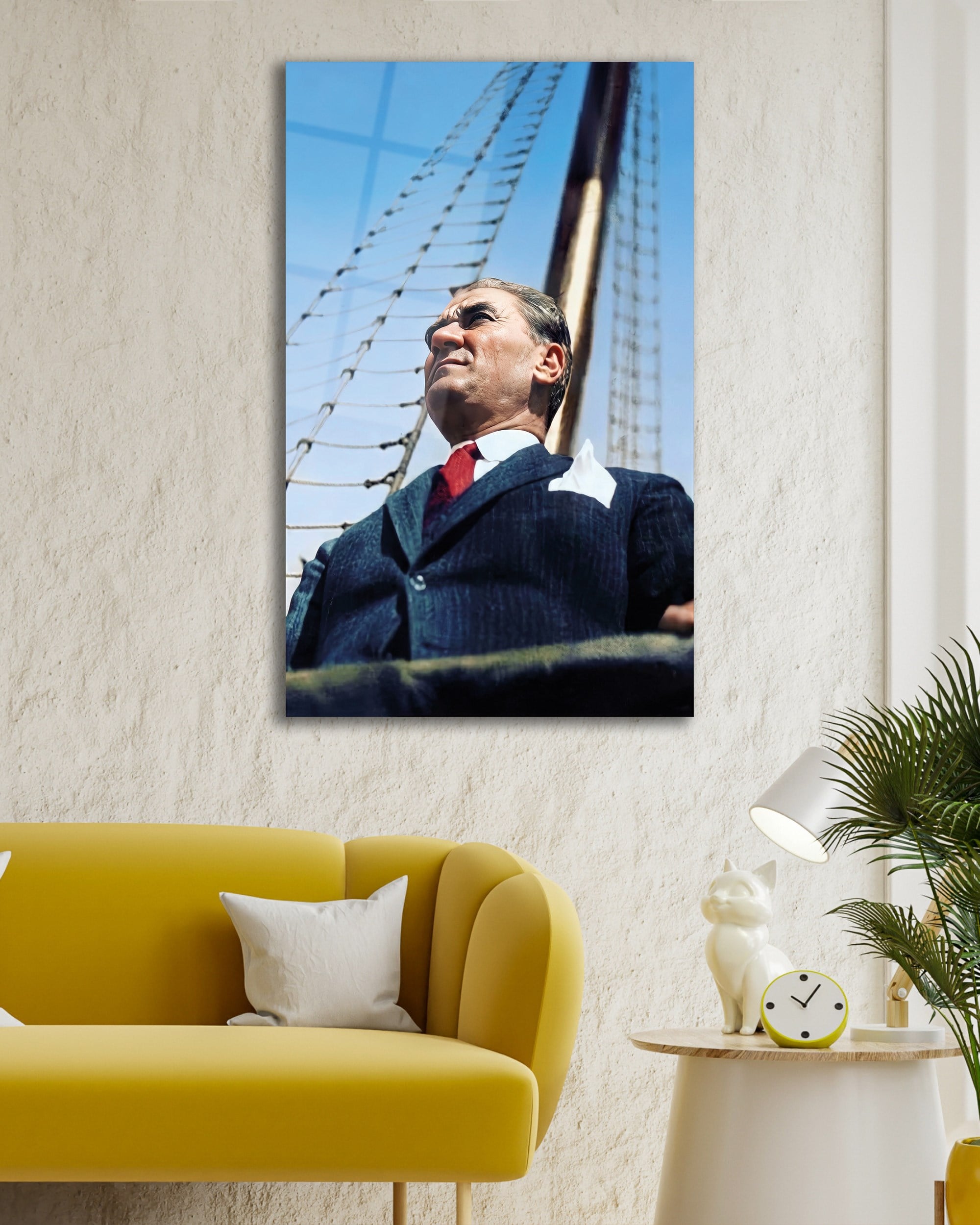 Ufka Bakan Atatürk Cam Tablo | Gemi Güvertesinde Premium Temperli Cam Duvar Tablosu